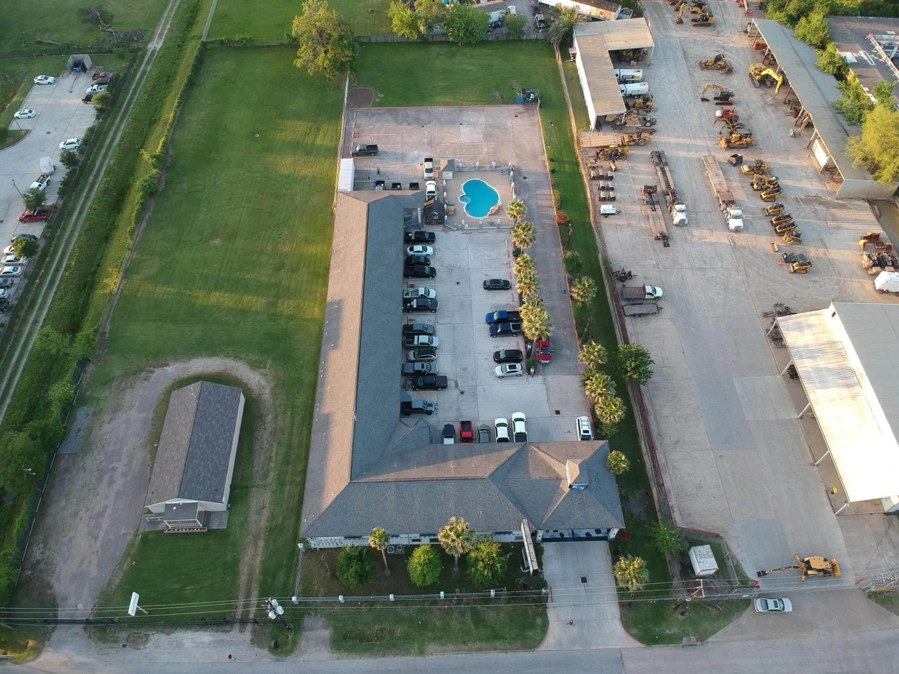 Property building in Sunrise Inn & Suites