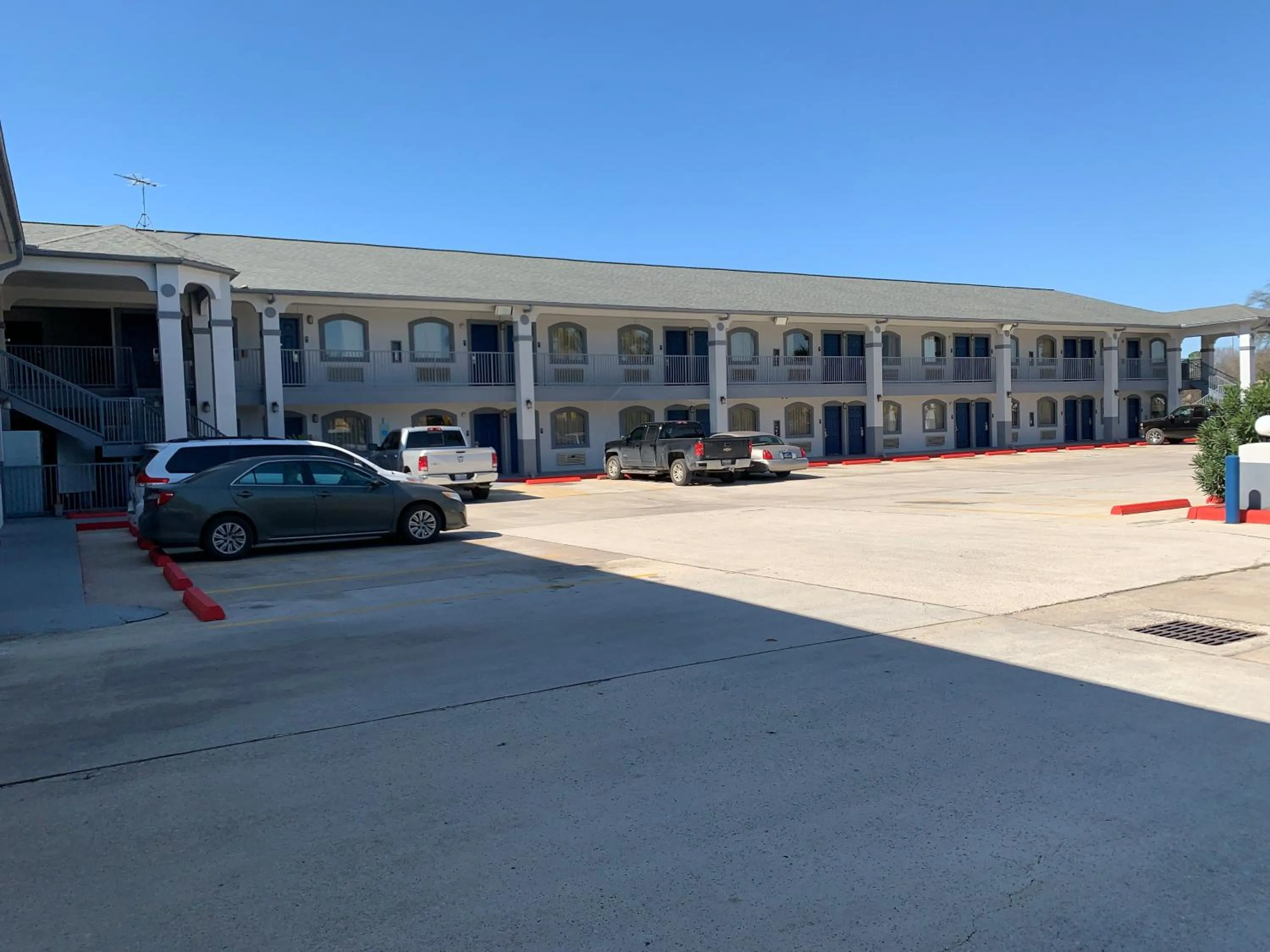 Property building in Sunrise Inn & Suites