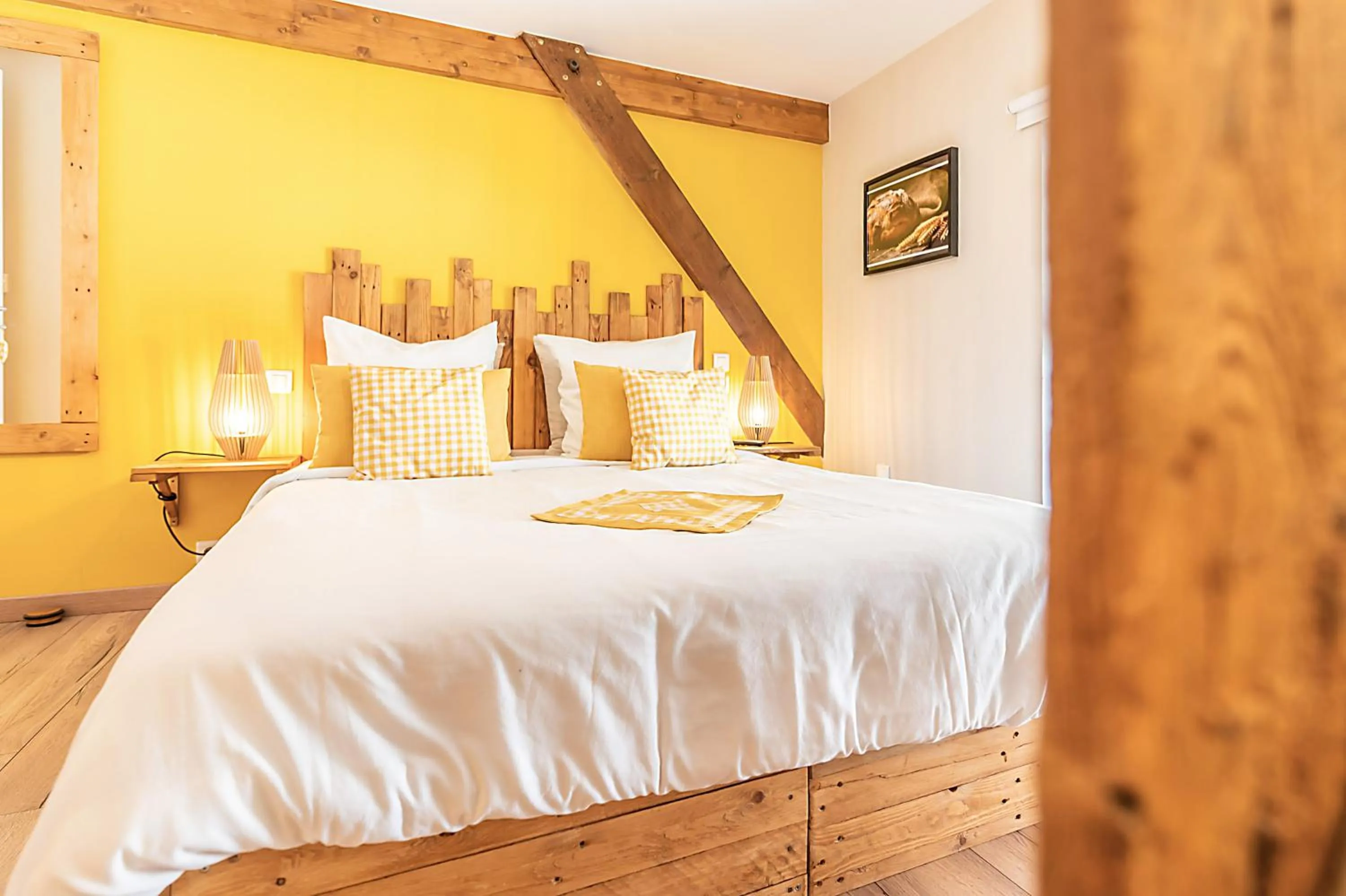 Photo of the whole room, Bed in Domaine La Grange Ungersheim - Gîte La Grange 5 étoiles