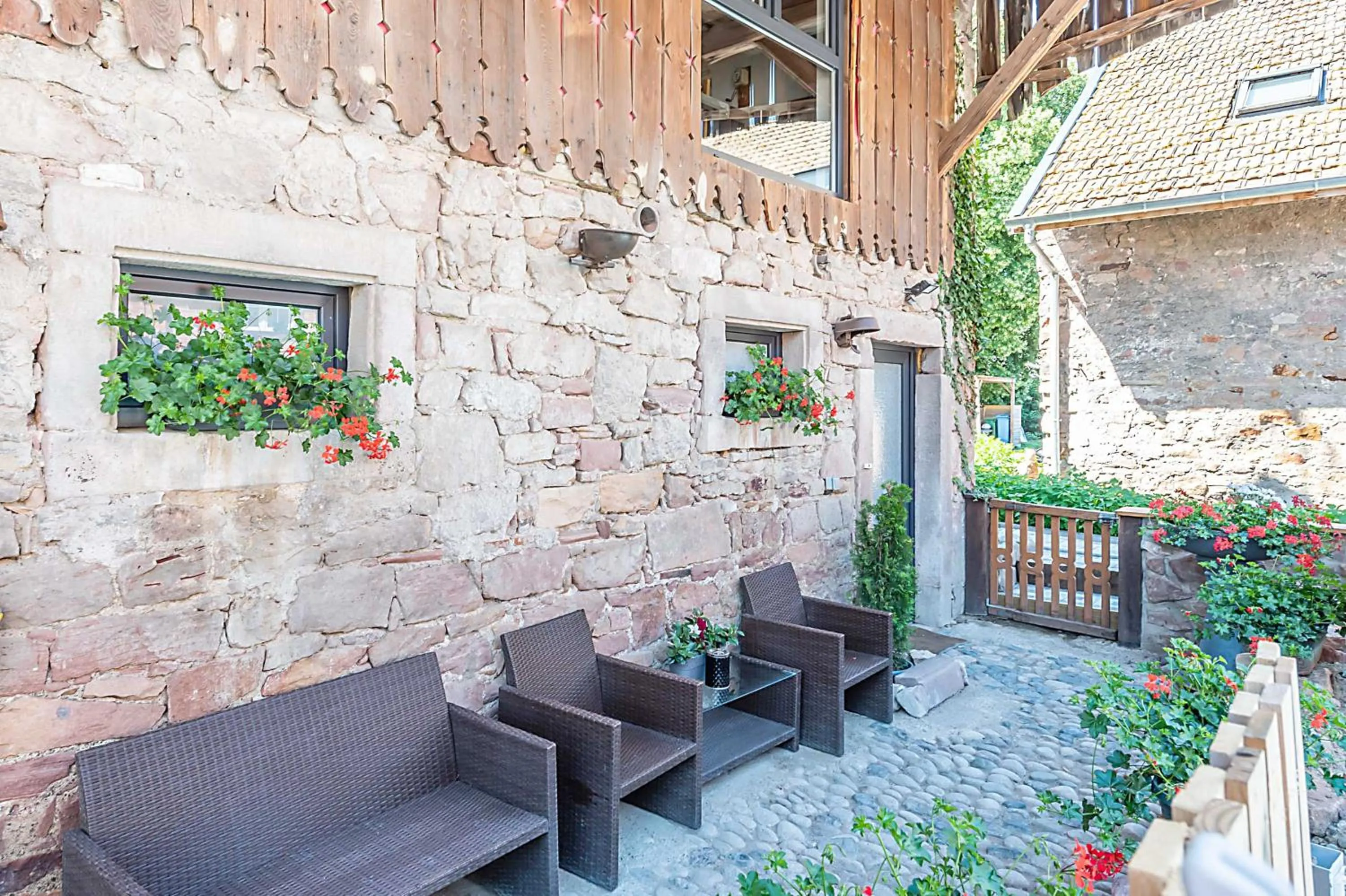 Facade/entrance in Domaine La Grange Ungersheim - Gîte La Grange 5 étoiles