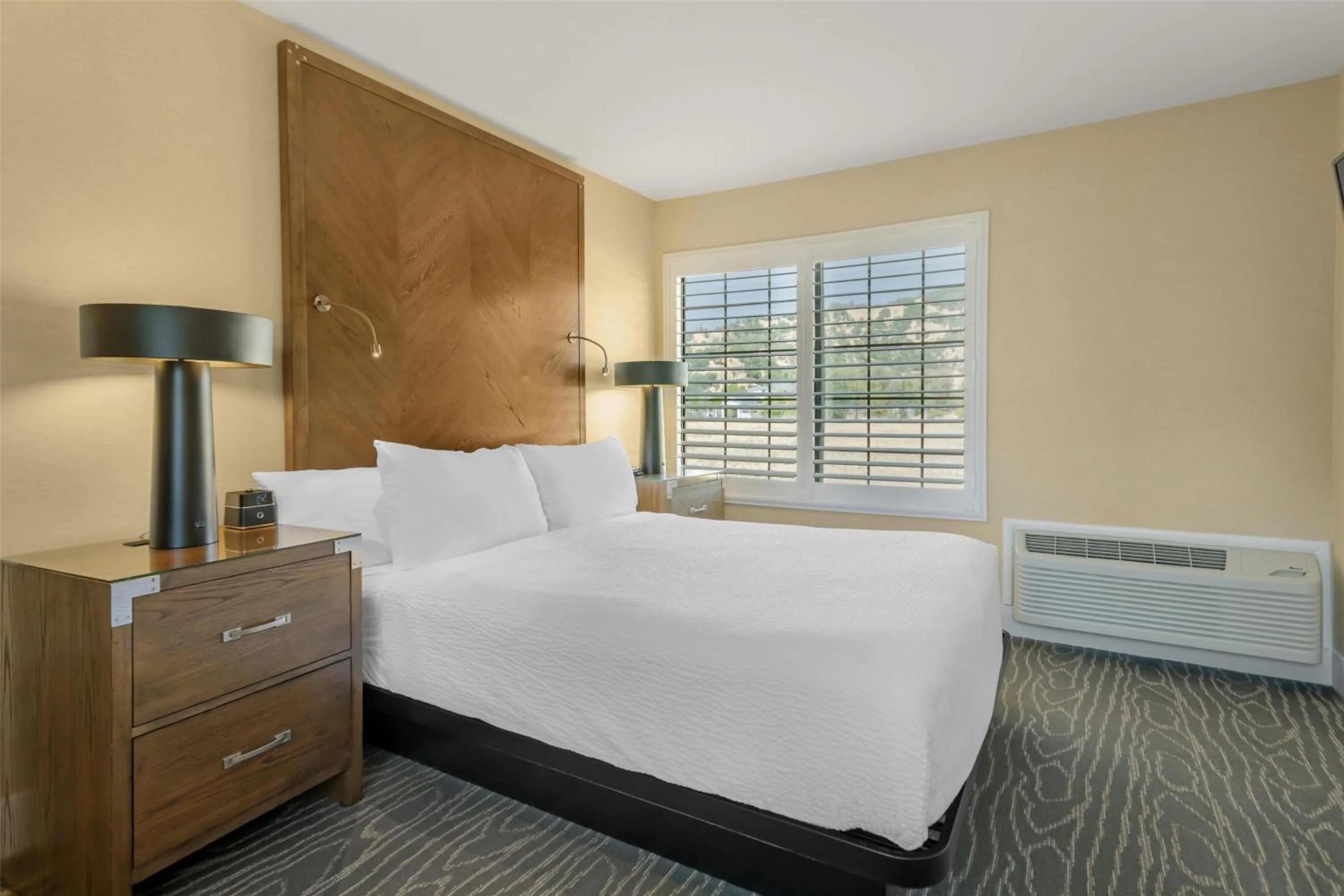 Bedroom, Bed in Best Western Plus Stevenson Manor