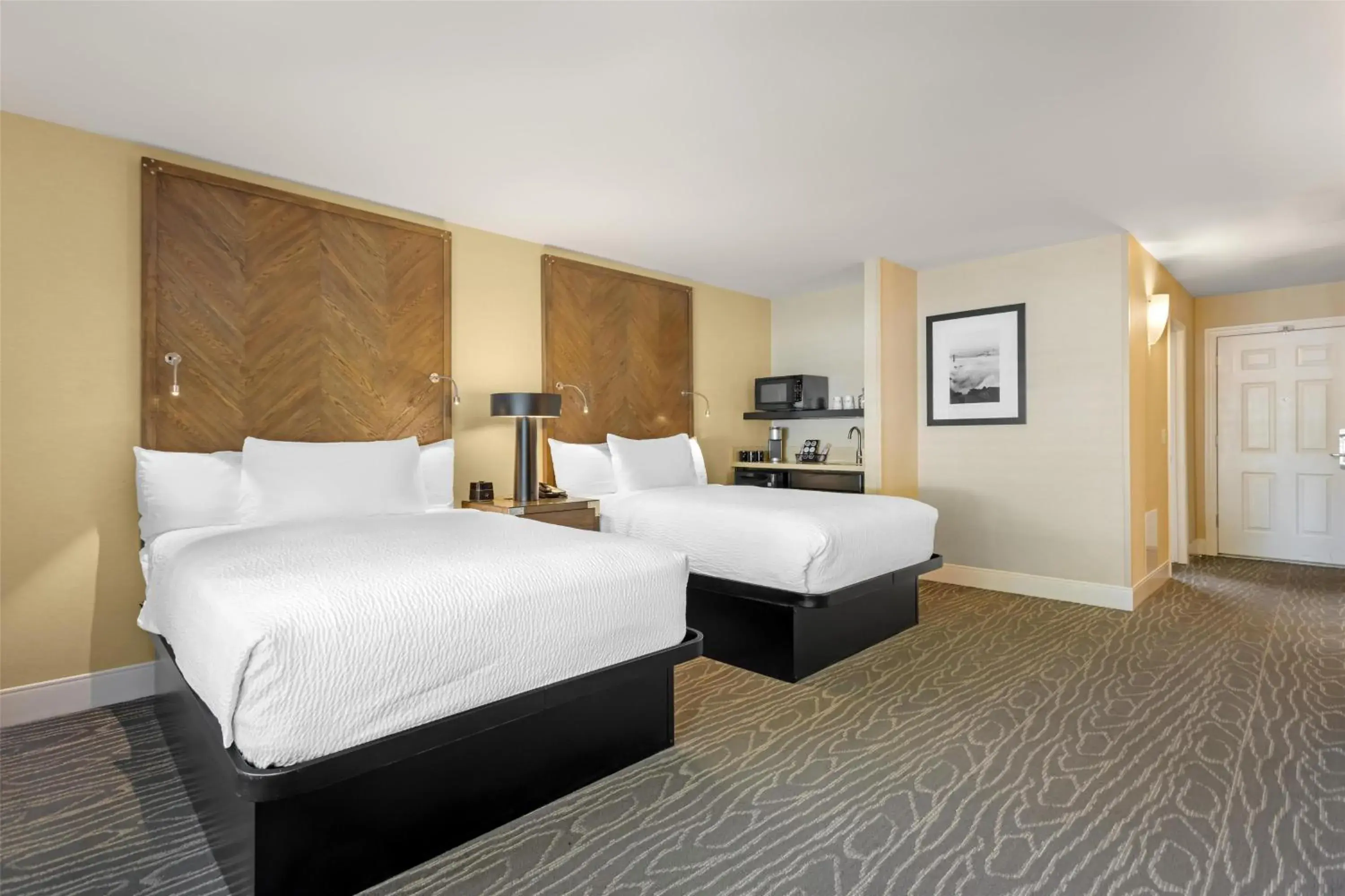 Bedroom, Bed in Best Western Plus Stevenson Manor Bedroom, Bed in Best Western Plus Stevenson Manor