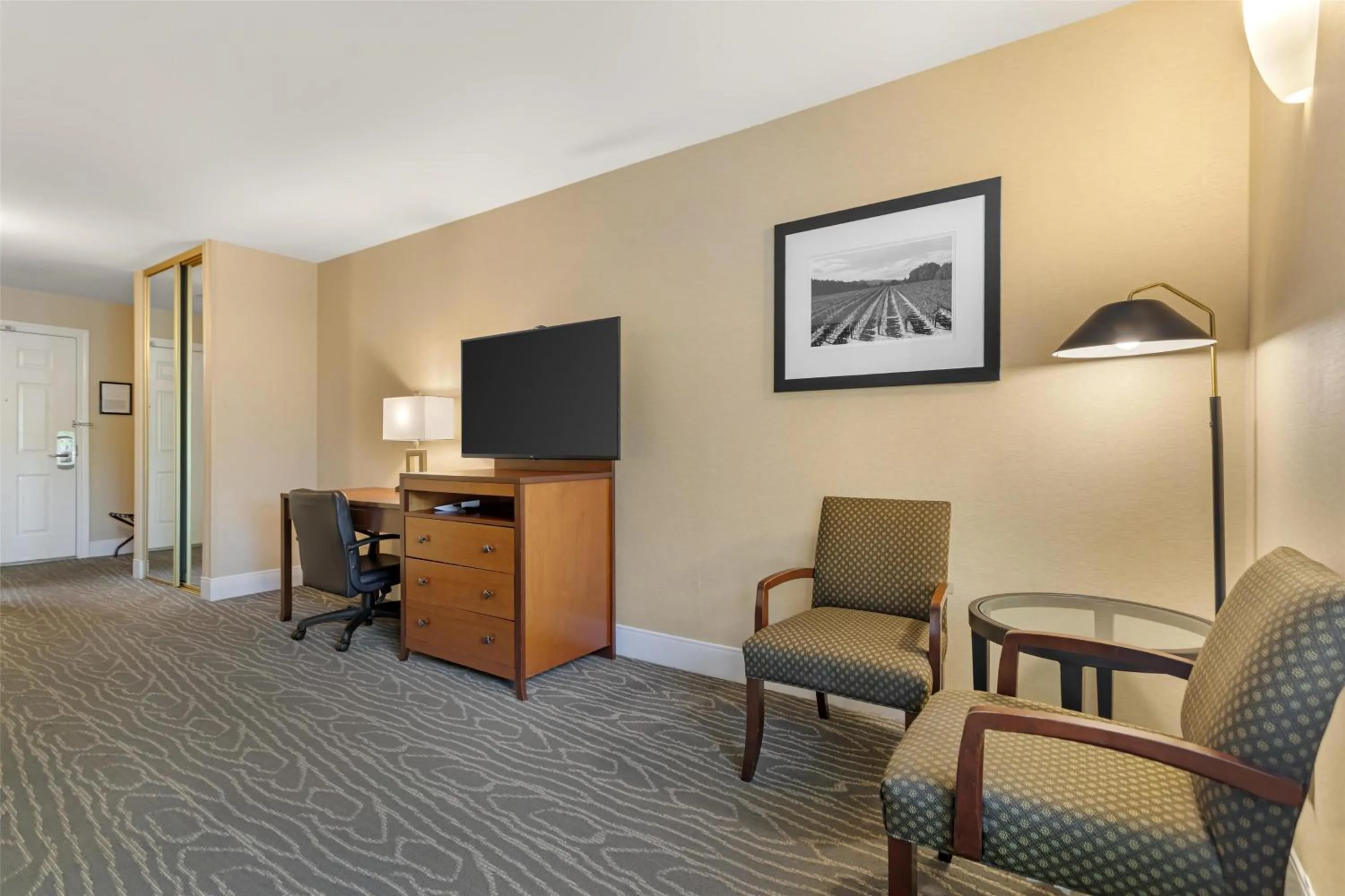 Bedroom in Best Western Plus Stevenson Manor