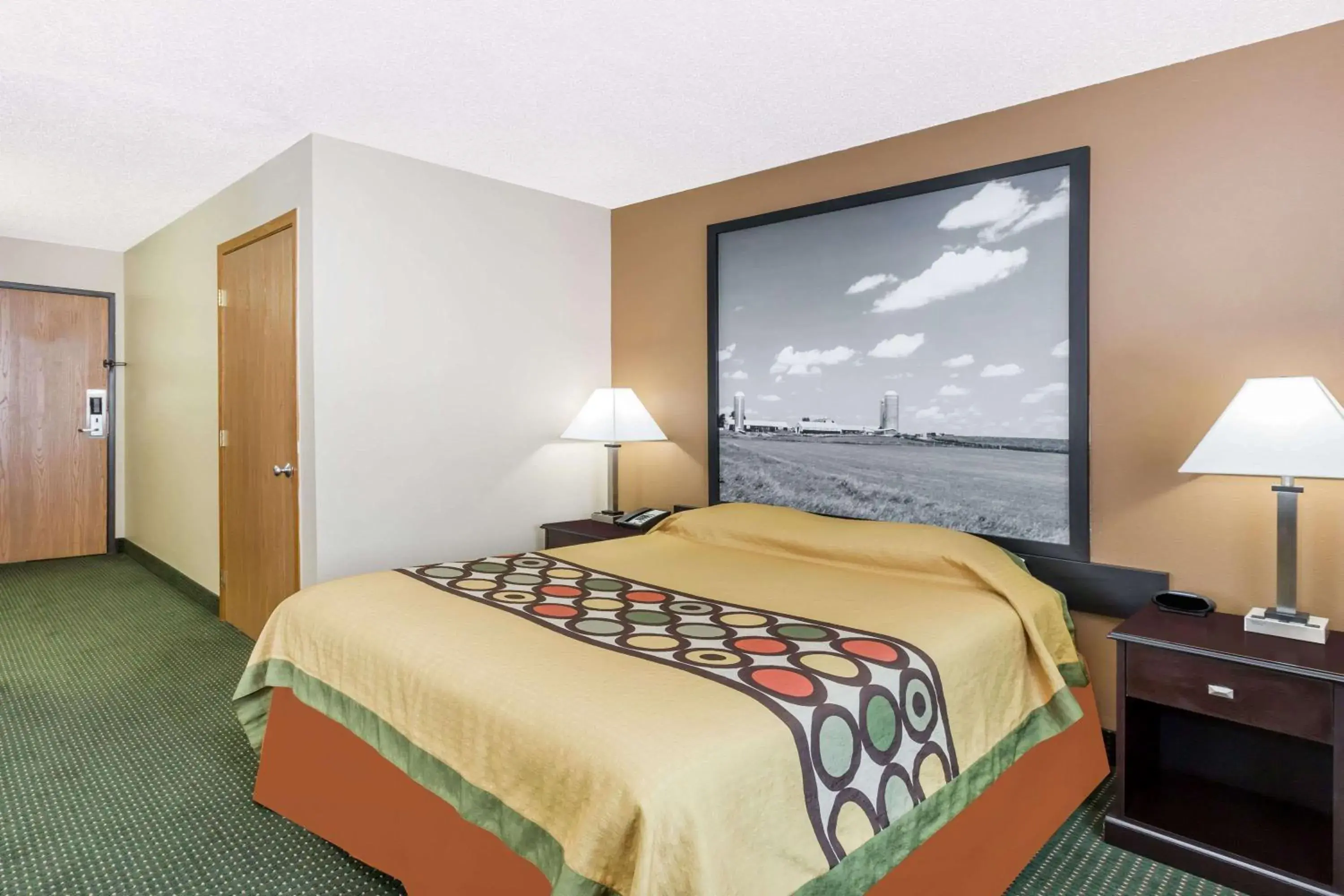 Photo of the whole room, Bed in Super 8 by Wyndham Jefferson Photo of the whole room, Bed in Super 8 by Wyndham Jefferson