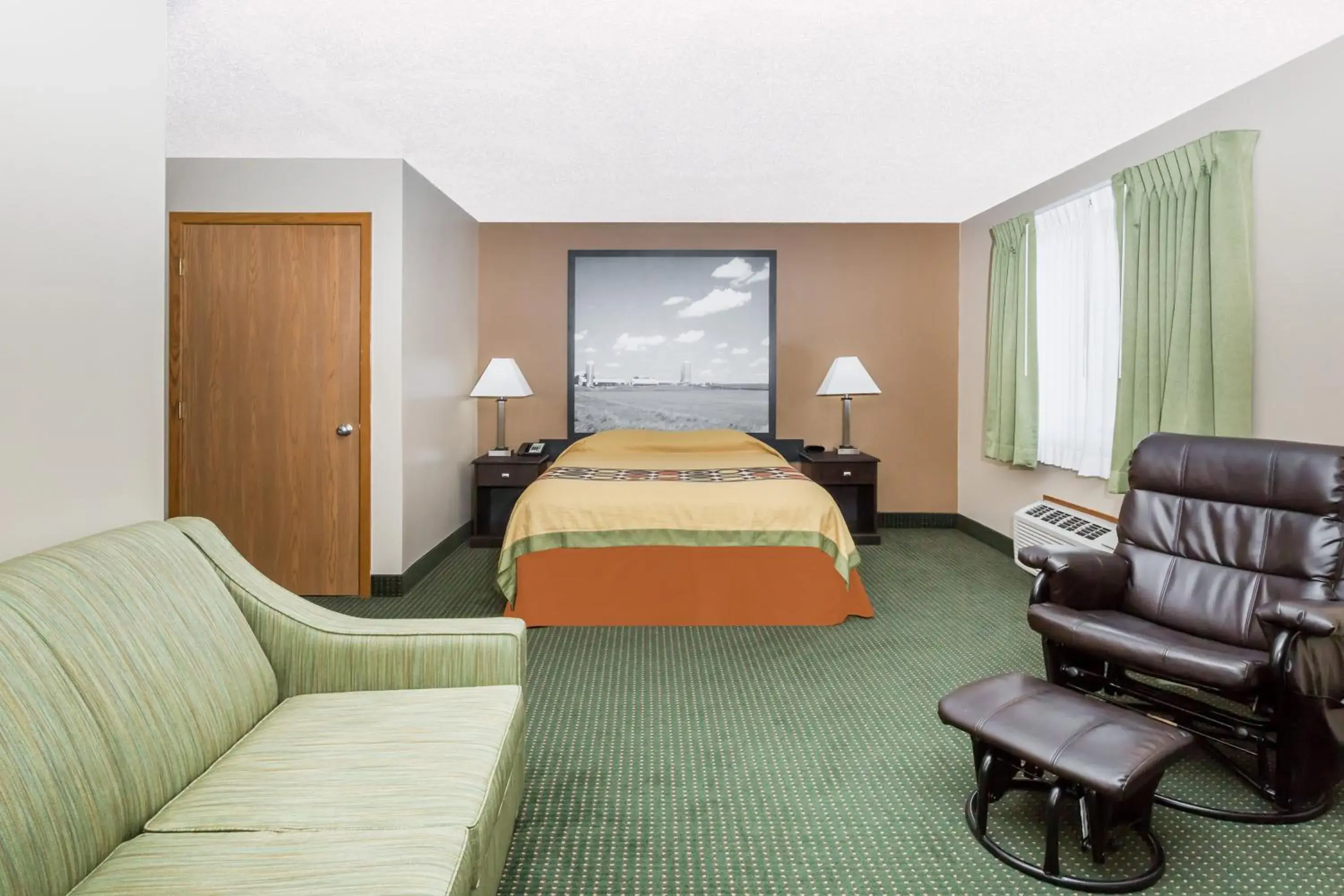 Photo of the whole room, Bed in Super 8 by Wyndham Jefferson Photo of the whole room, Bed in Super 8 by Wyndham Jefferson
