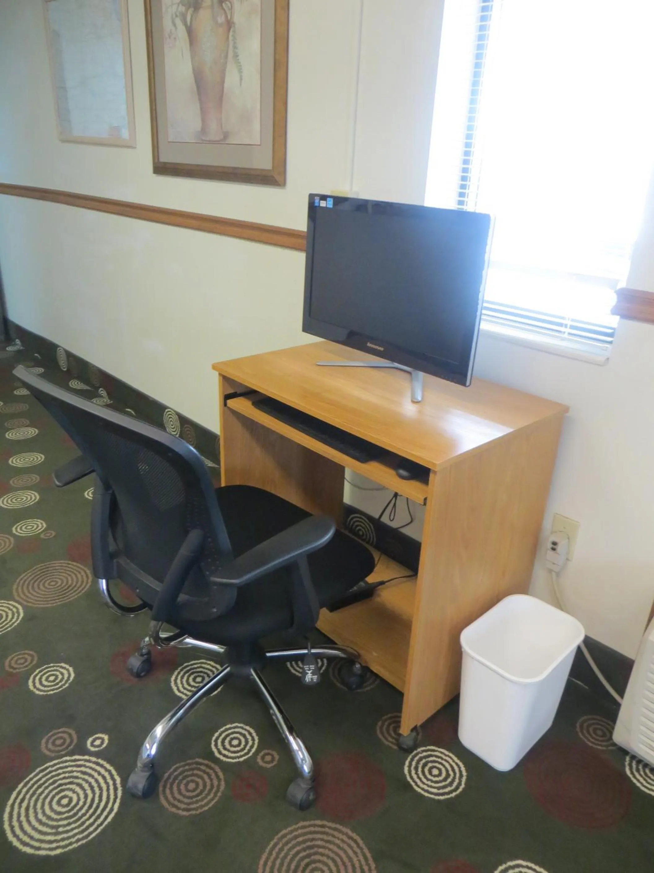 Business facilities in Super 8 by Wyndham Jefferson