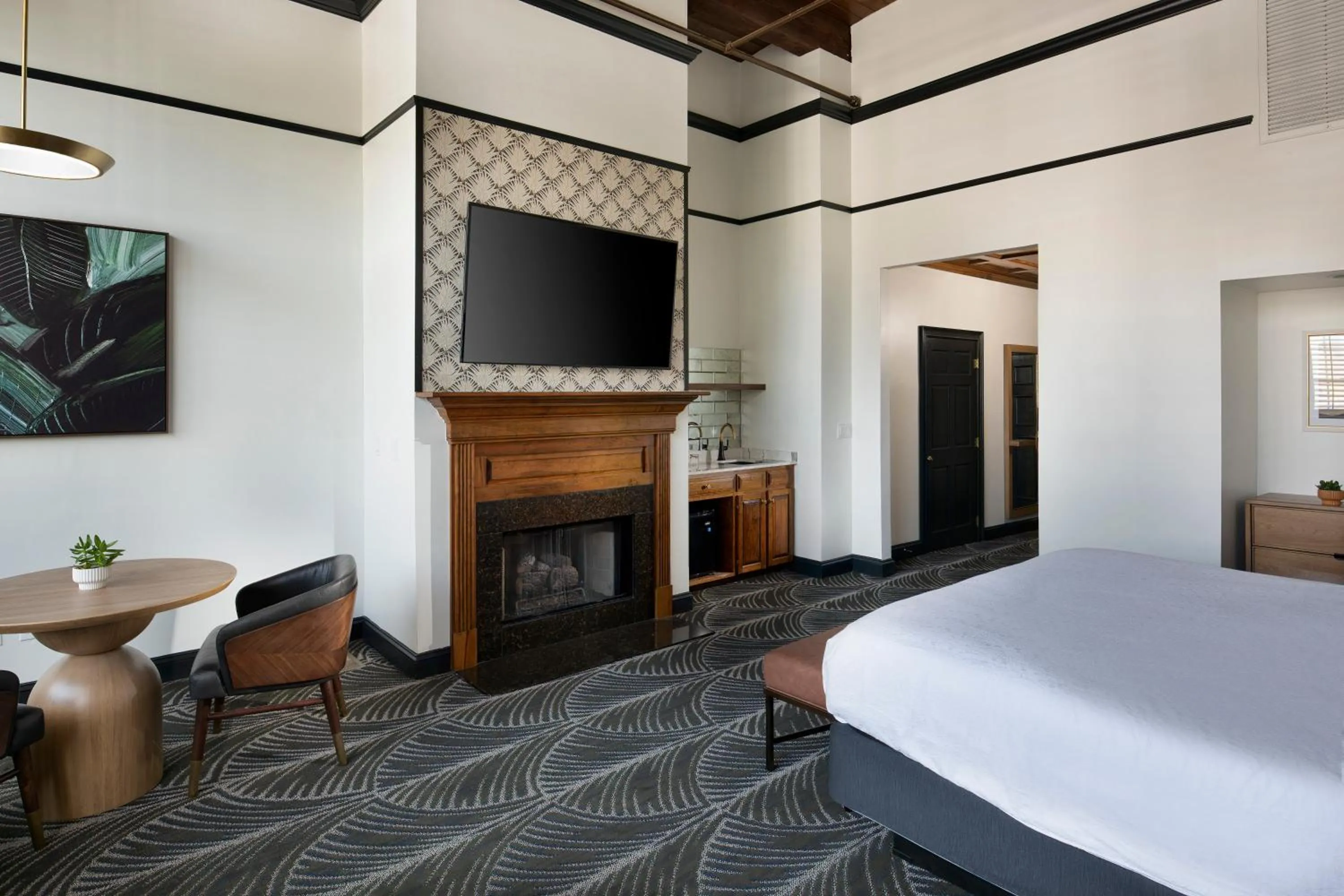 Seating area, Bed in The Ansonborough