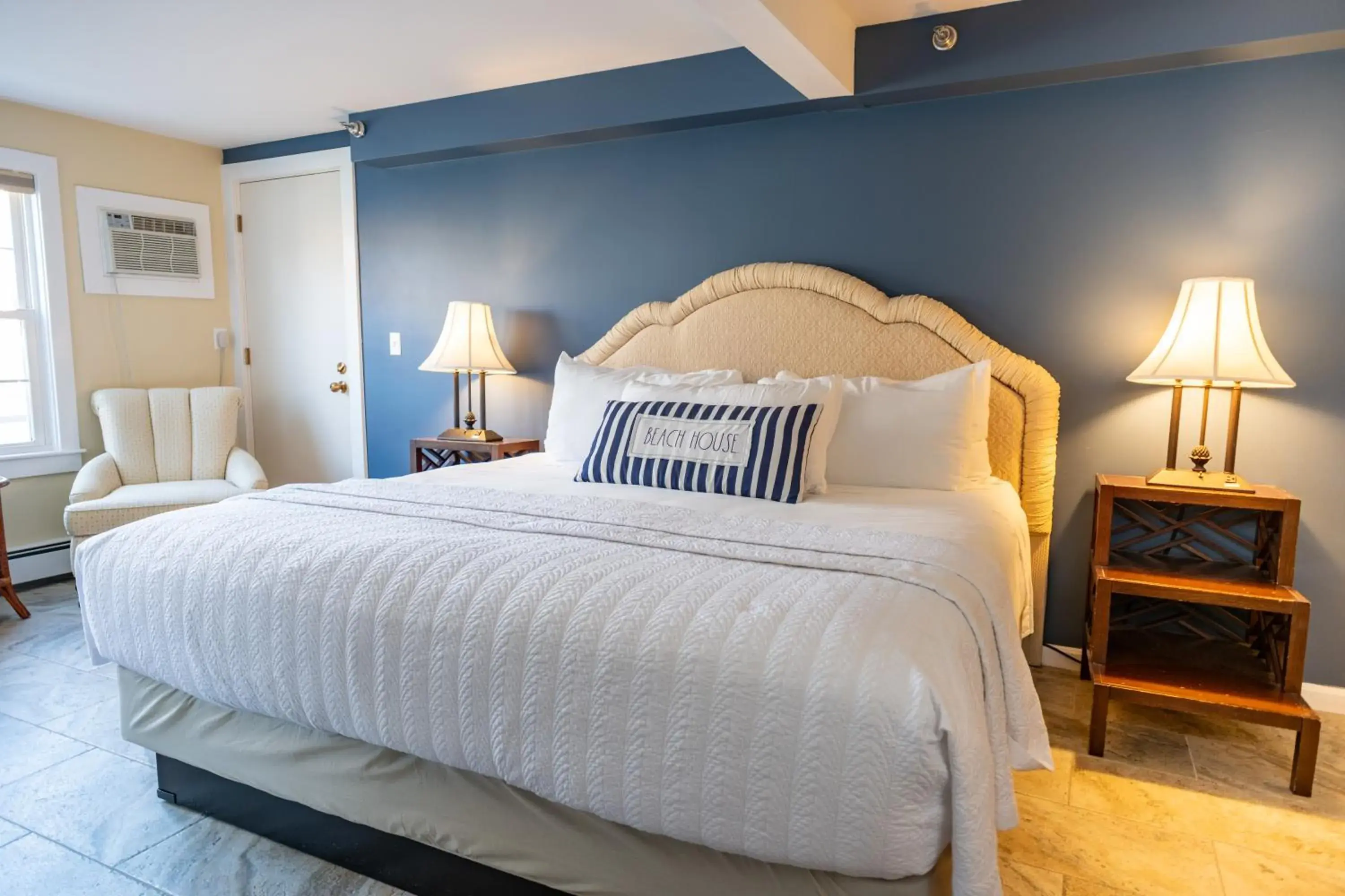 Bed in The Beach House Inn Bed in The Beach House Inn