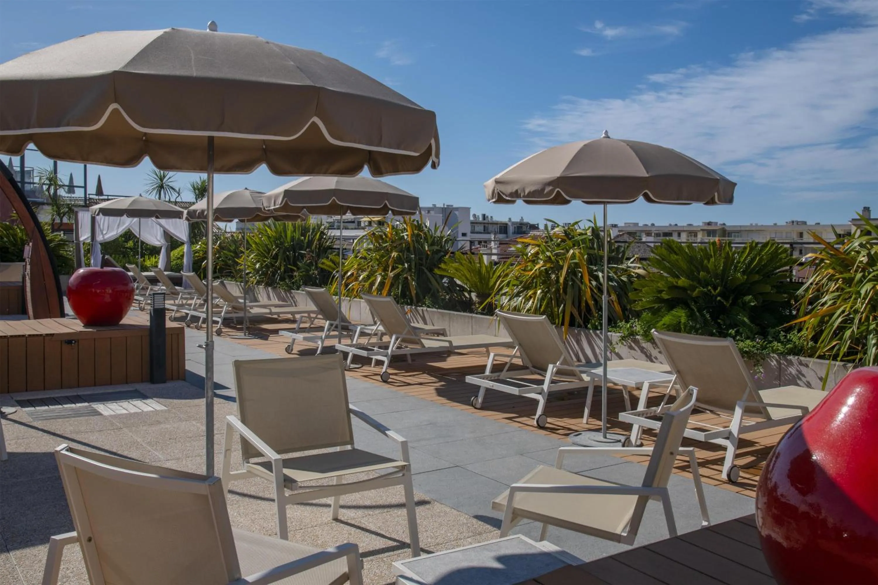 Property building in Best Western Premier Le Patio des Artistes Wellness Jacuzzi