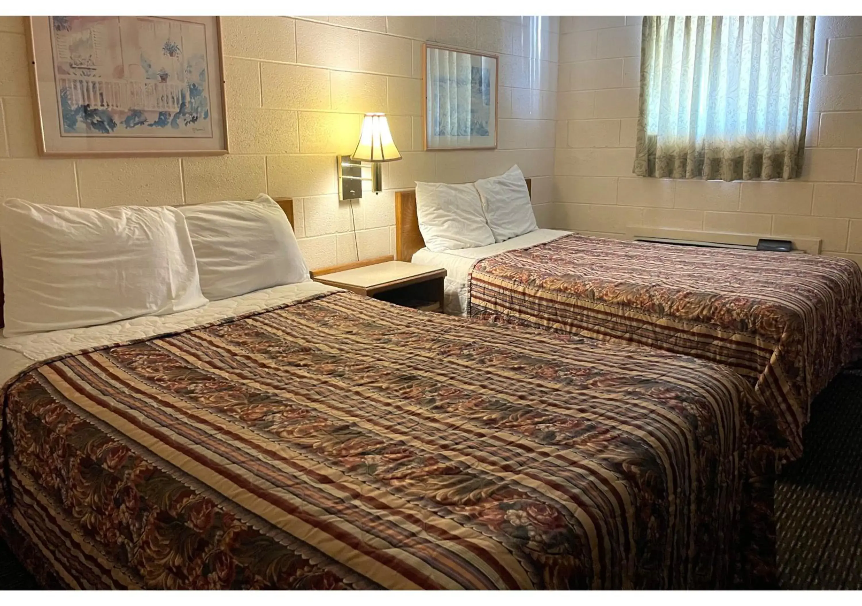 2 Full Beds with Kitchenette in Skyline Motel Bartlesville Hwy 75 2 Full Beds with Kitchenette in Skyline Motel Bartlesville Hwy 75