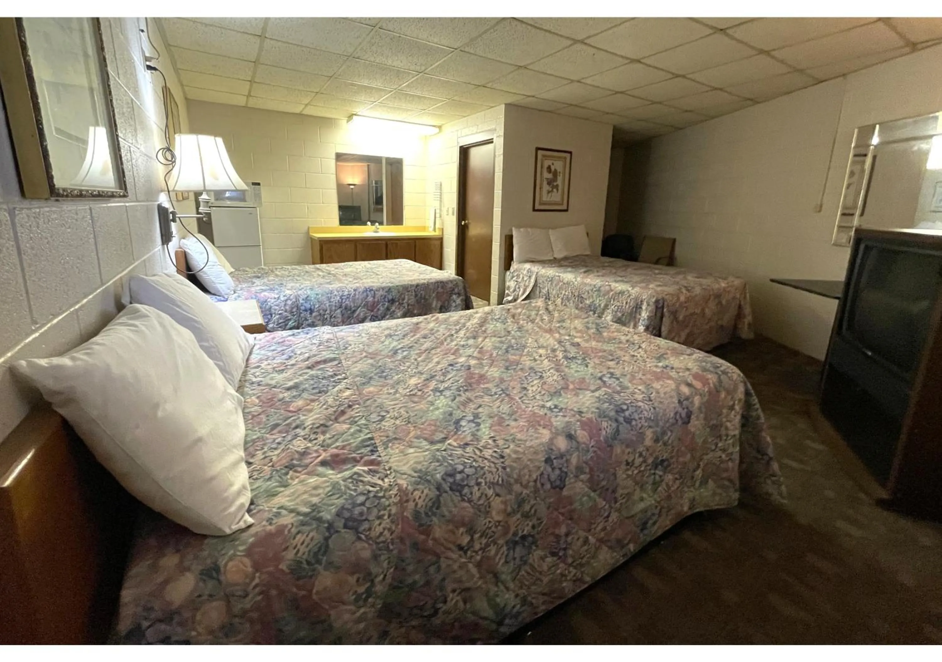 Bedroom, Bed in Skyline Motel Bartlesville Hwy 75