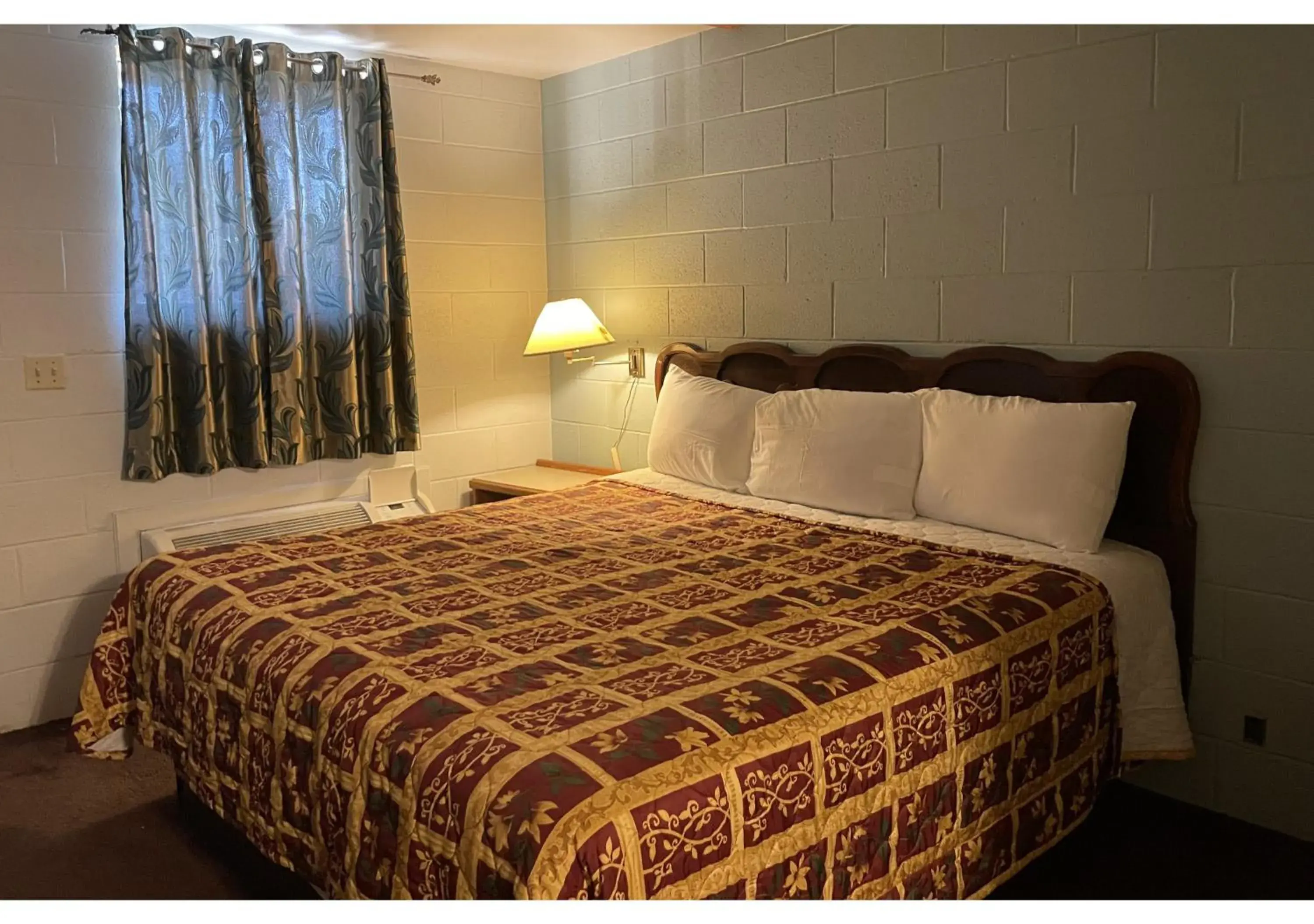 King Bed Smoking in Skyline Motel Bartlesville Hwy 75 King Bed Smoking in Skyline Motel Bartlesville Hwy 75