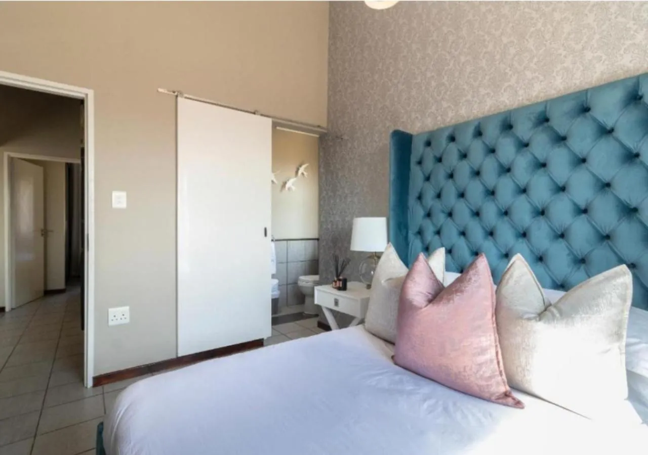 Bed in The Steynview Apartment - Fourways Sandton
