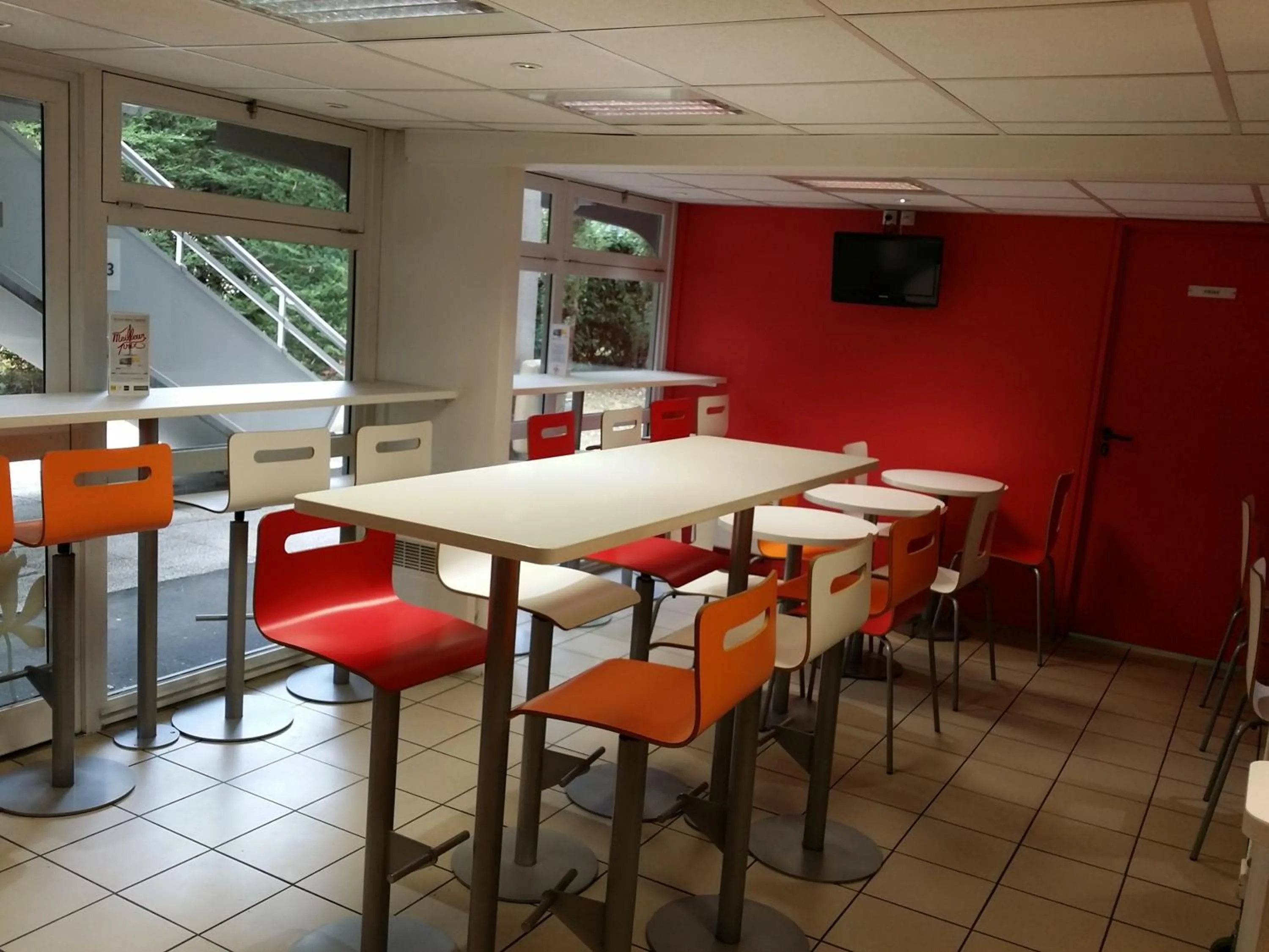 Area and facilities in Première Classe Valence Sud