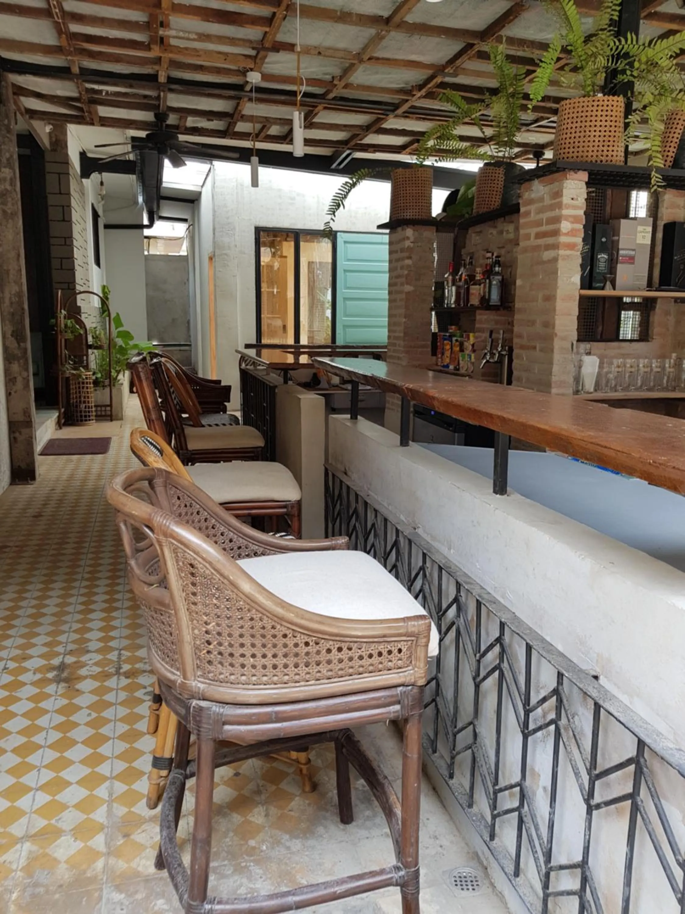 Patio in The Flying Fish Hostel Cebu