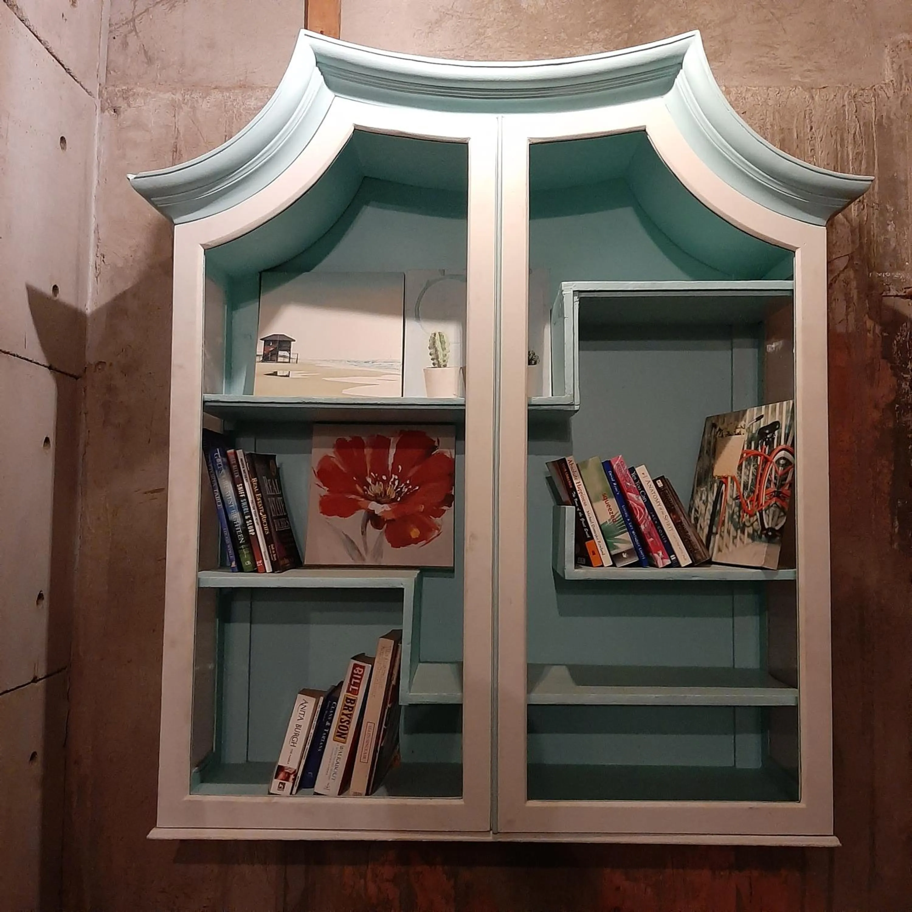 Library in The Flying Fish Hostel Cebu