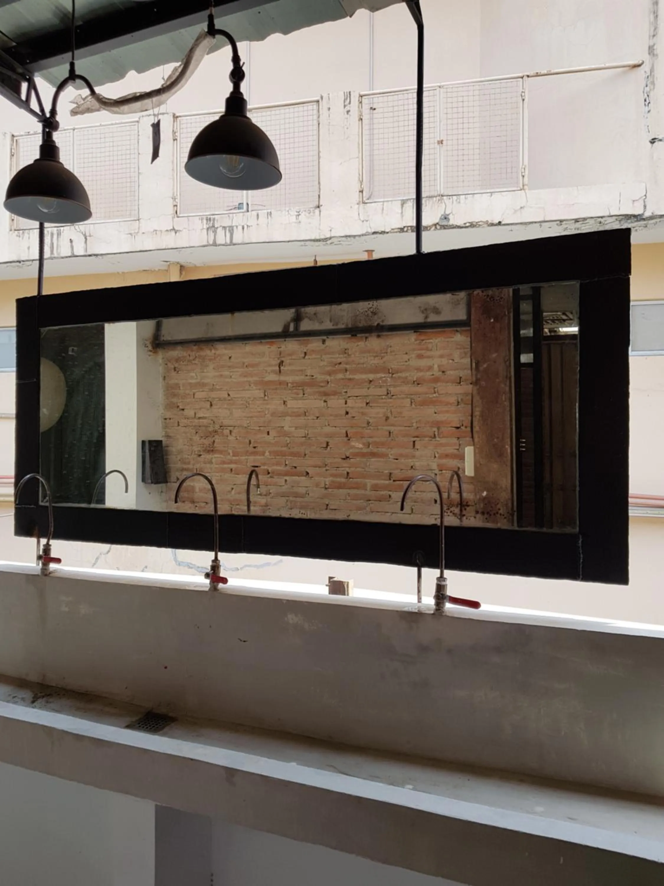 Bathroom in The Flying Fish Hostel Cebu