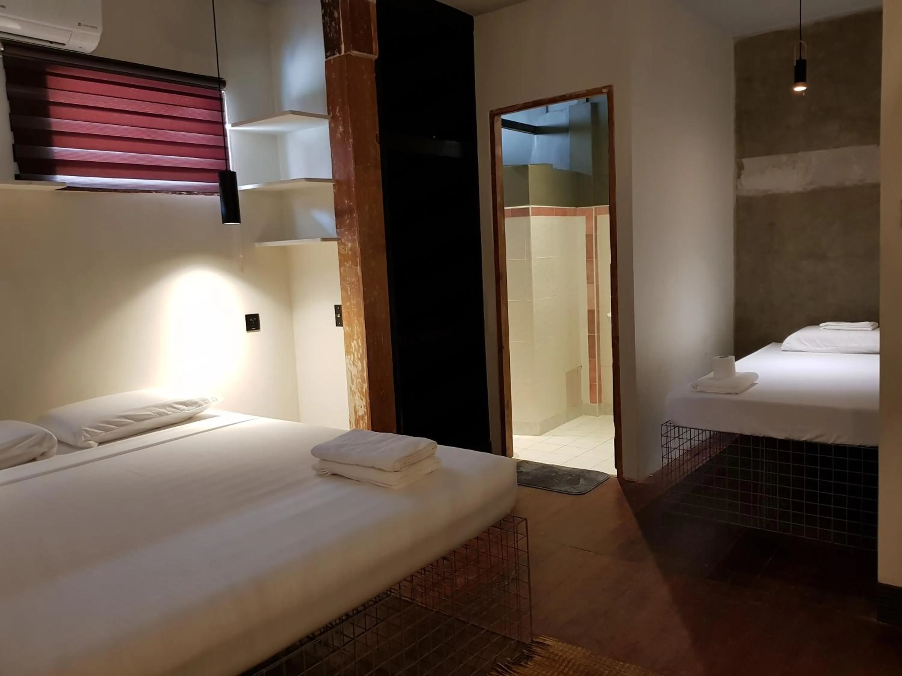 Bed in The Flying Fish Hostel Cebu