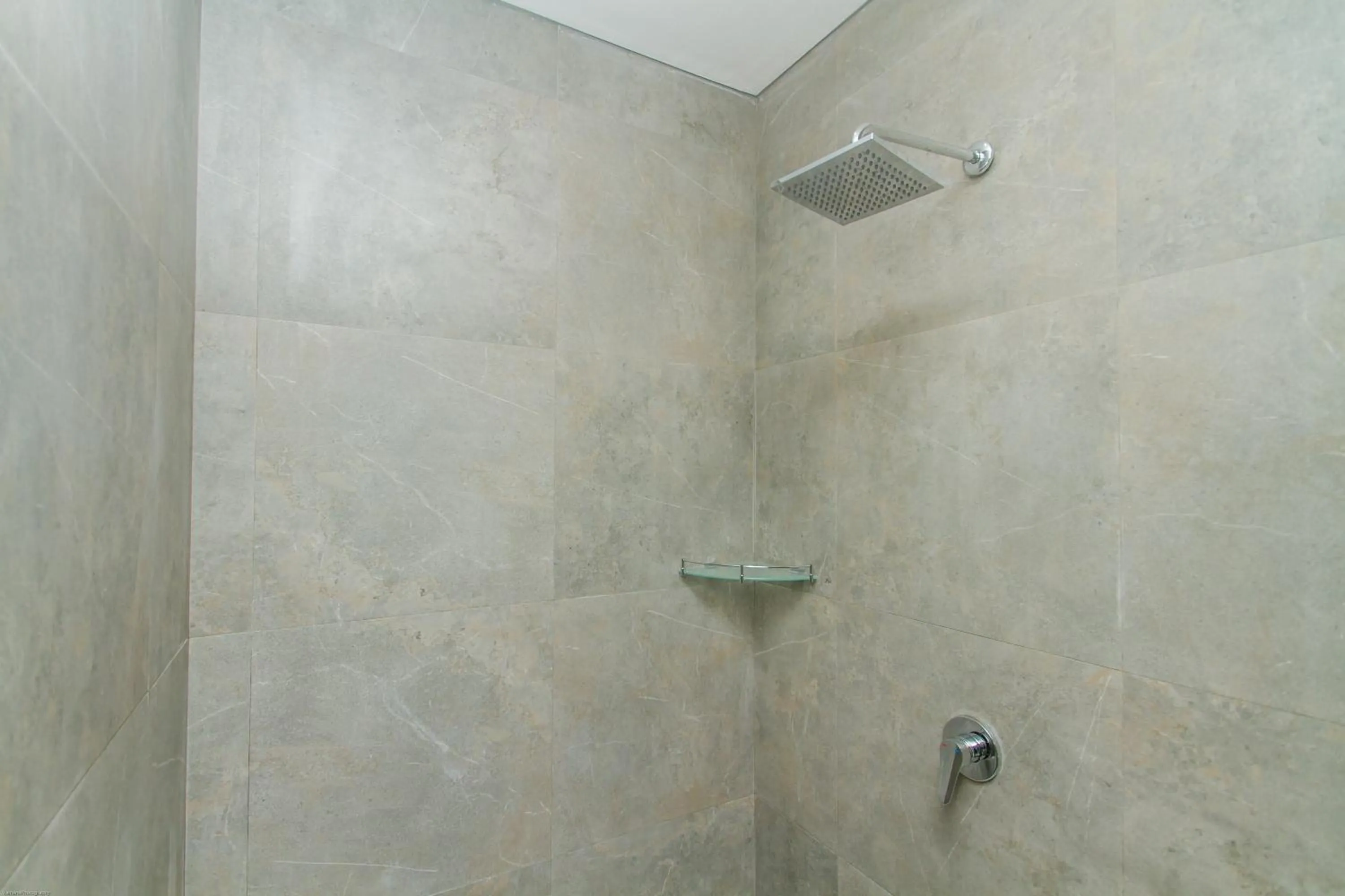 Shower in Rahayu Guest House Ubud