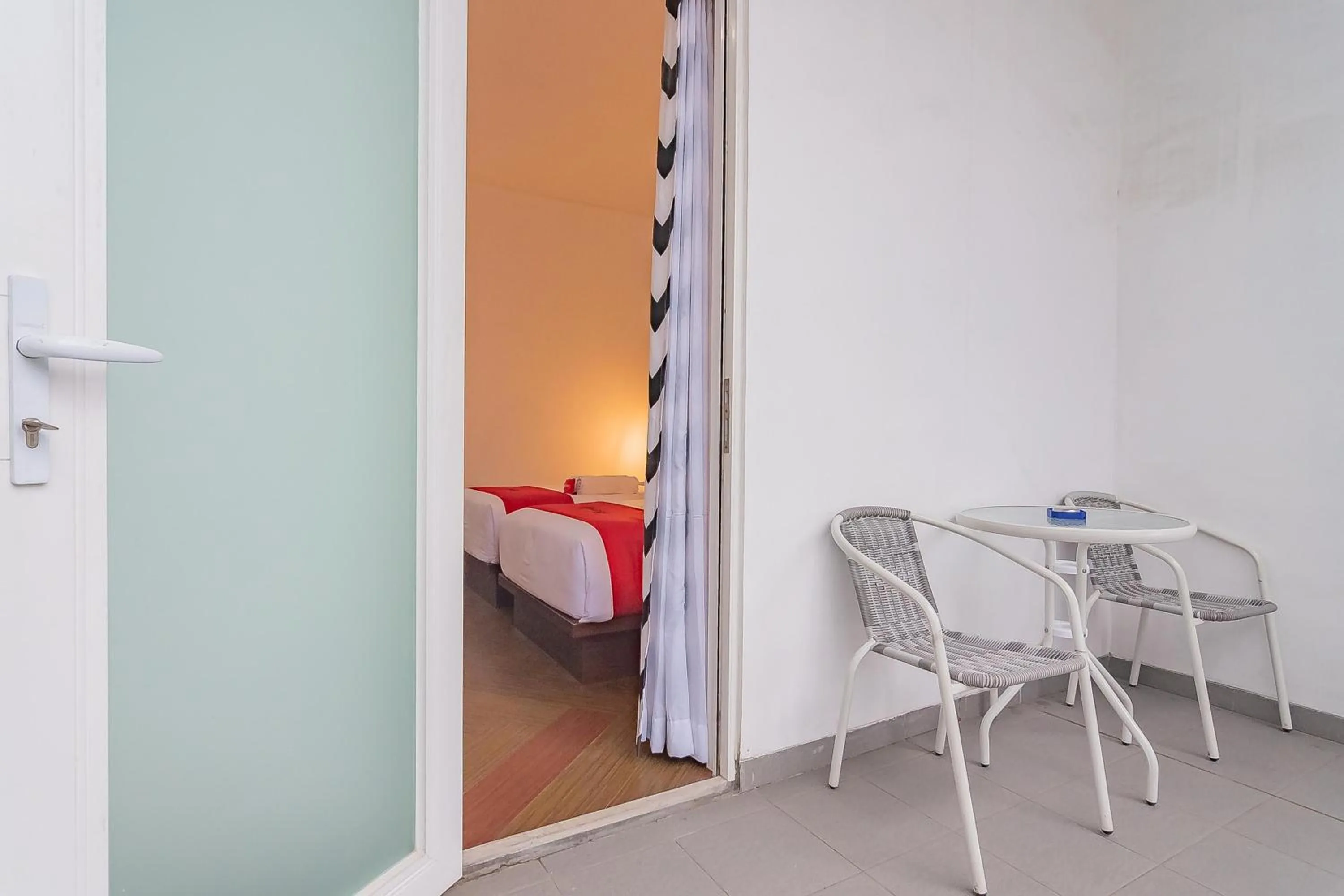 Bed in RedDoorz Premium @ Hotel Hebat