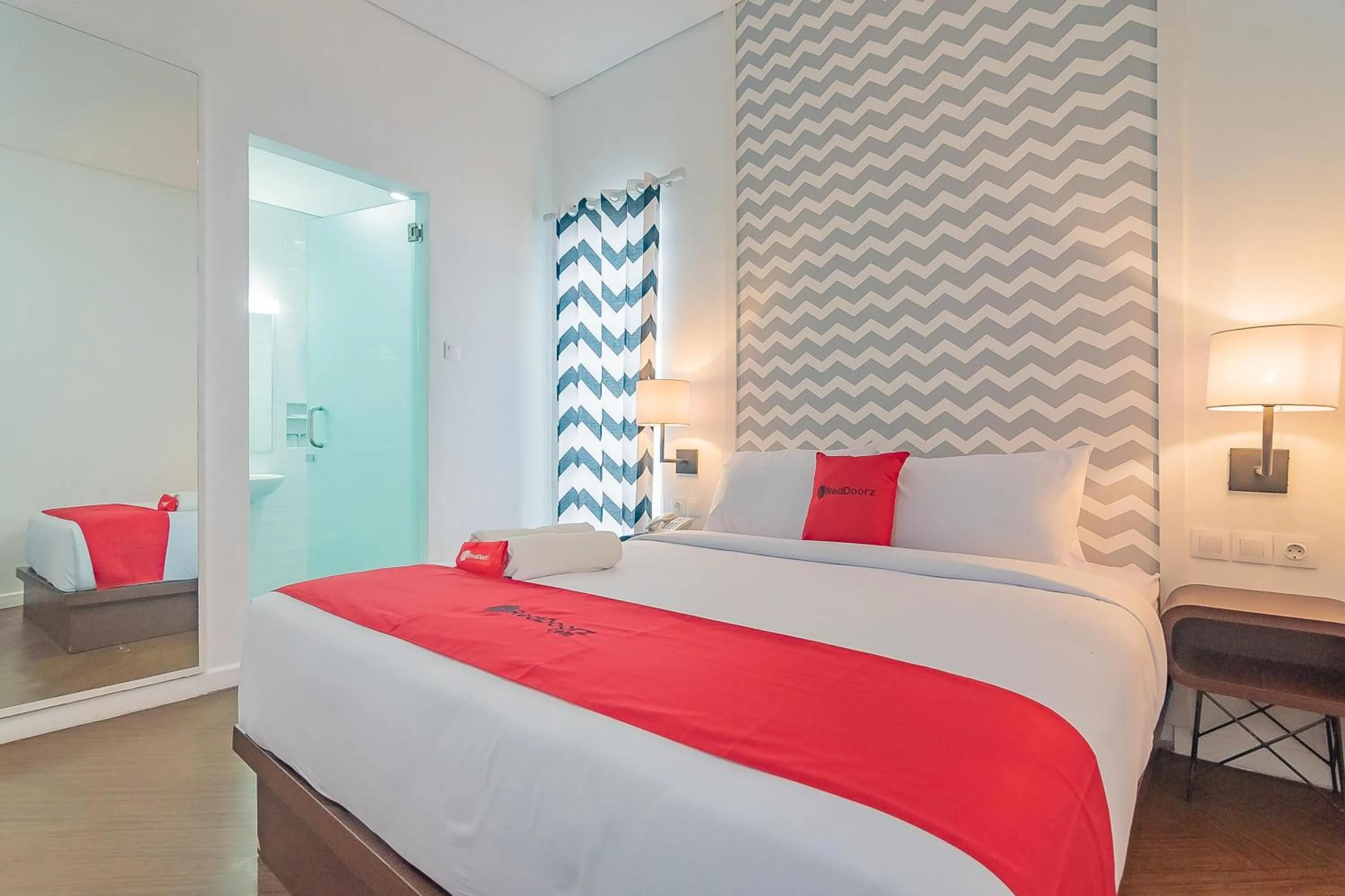 Bed in RedDoorz Premium @ Hotel Hebat