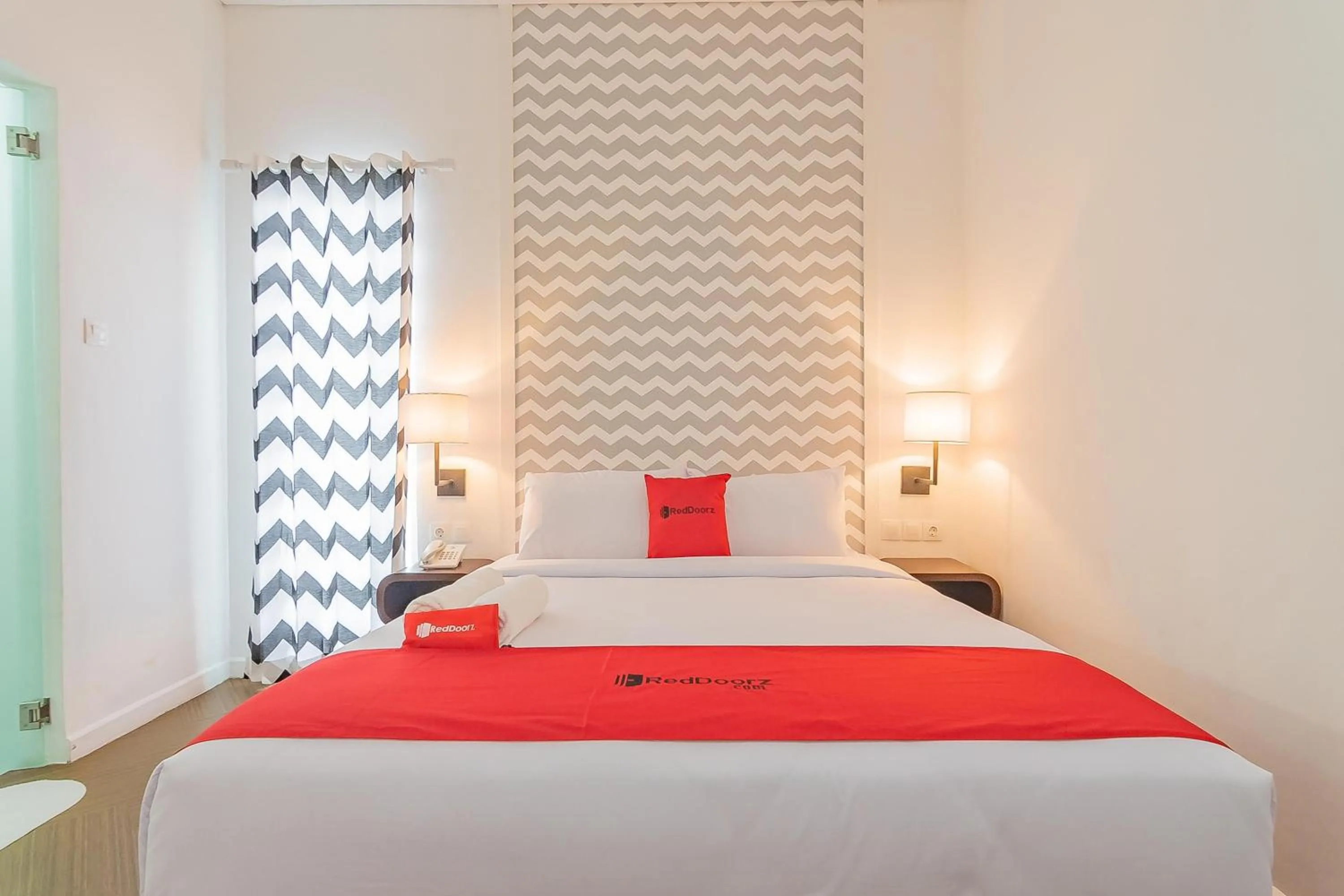 Bed in RedDoorz Premium @ Hotel Hebat