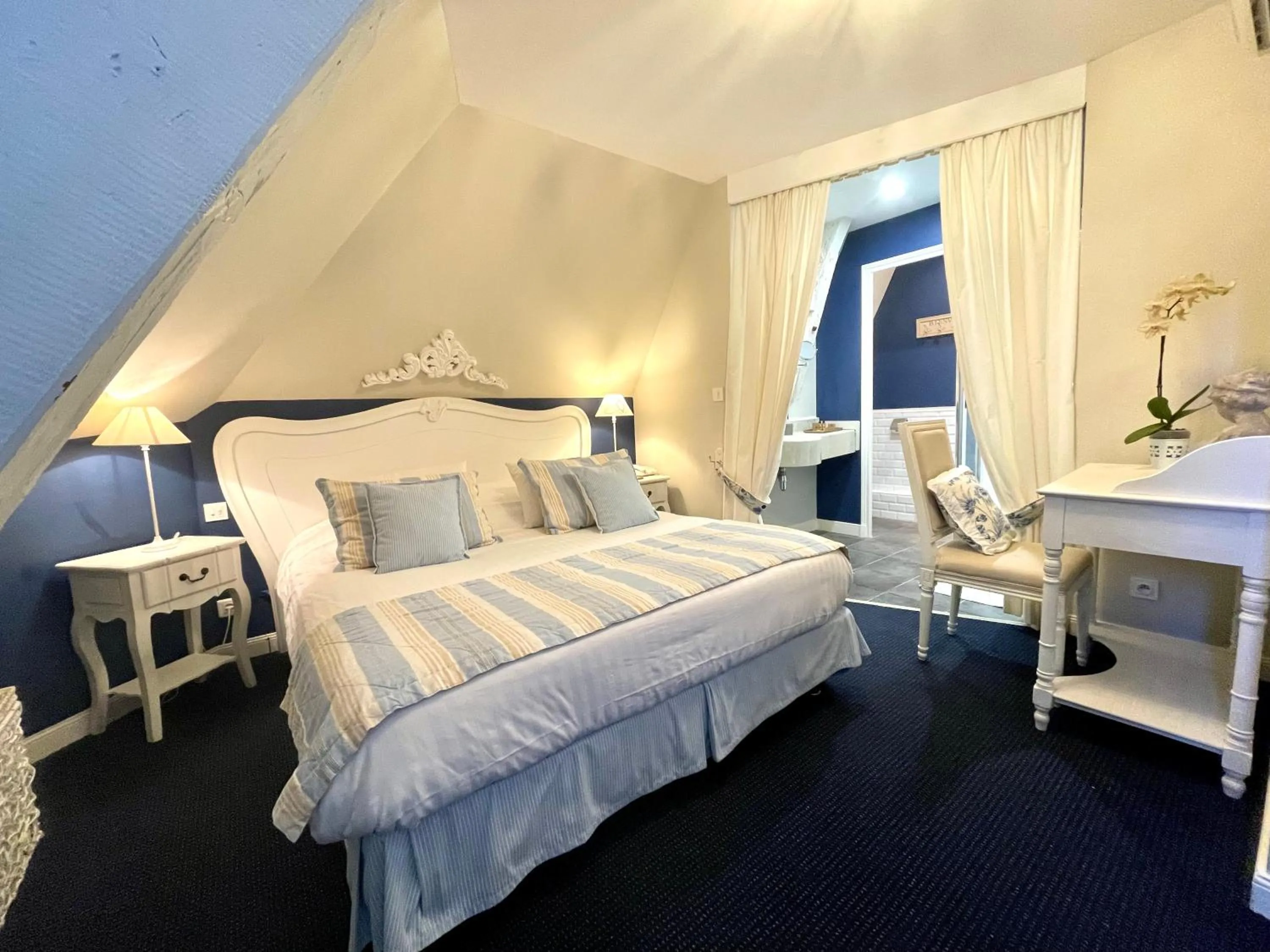 Superior Double Room in Château Hôtel Edward 1er