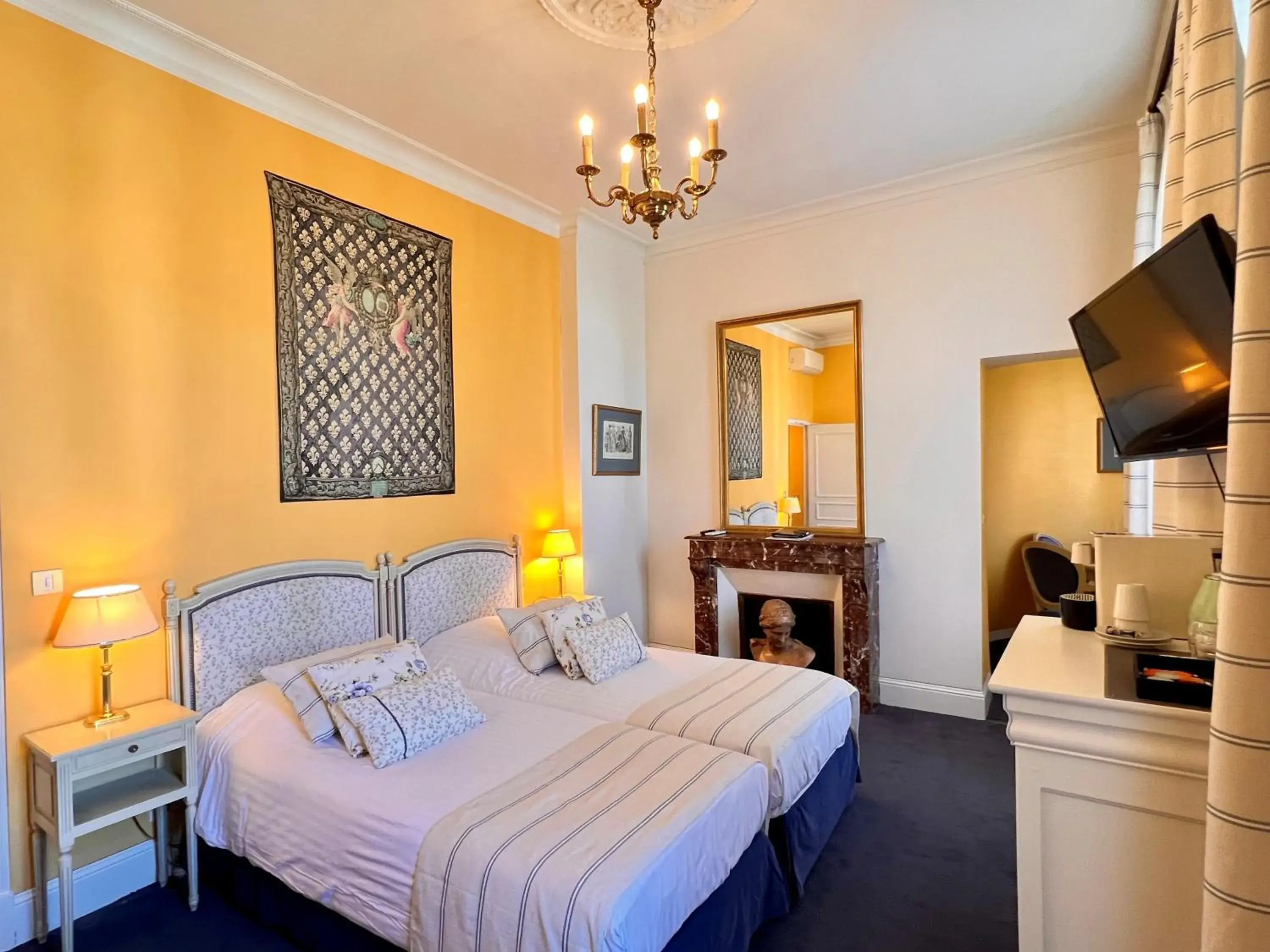 Executive Twin Room in Château Hôtel Edward 1er Executive Twin Room in Château Hôtel Edward 1er