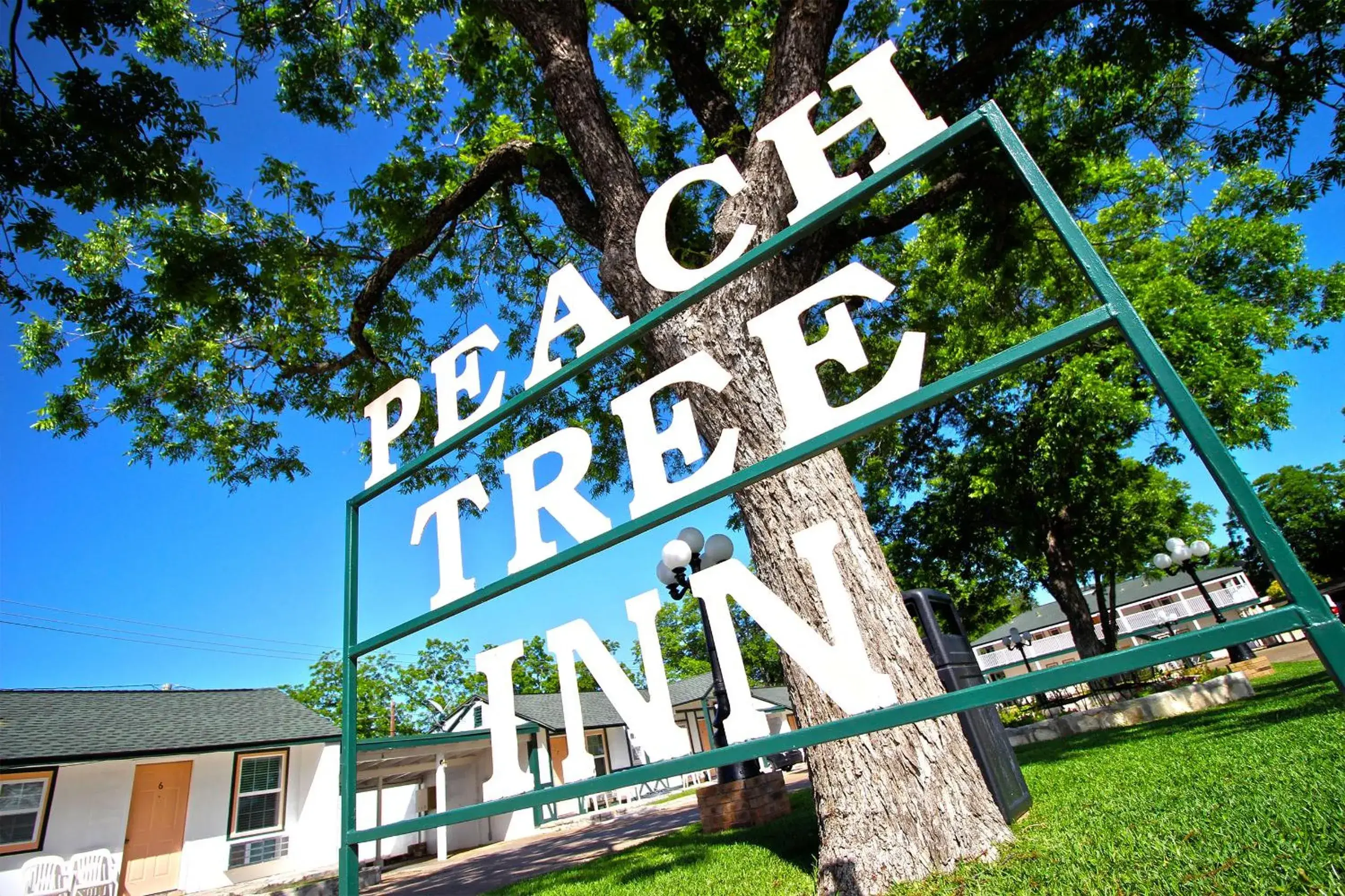 Facade/entrance in Peach Tree Inn & Suites Facade/entrance in Peach Tree Inn & Suites