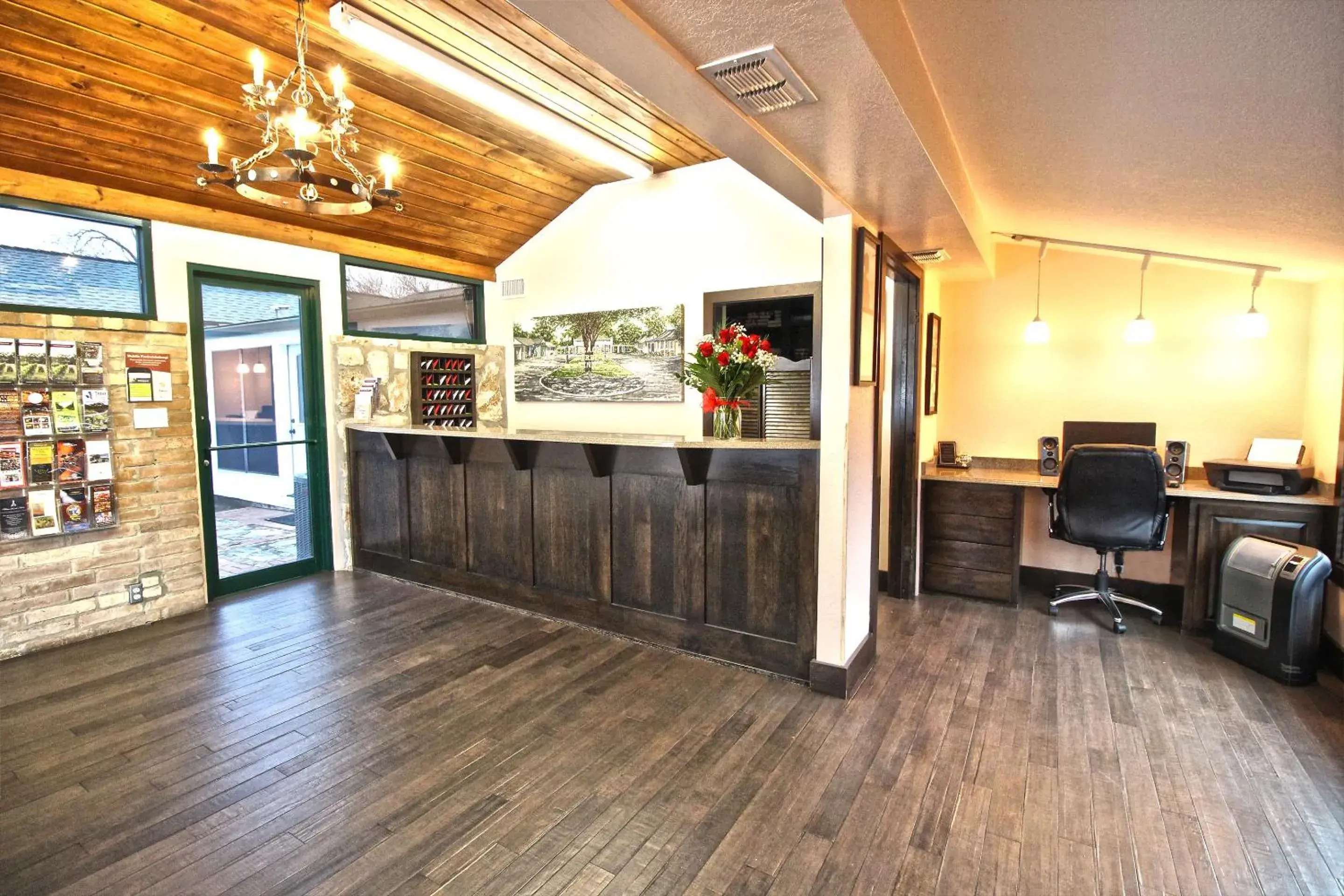 Lobby or reception in Peach Tree Inn & Suites Lobby or reception in Peach Tree Inn & Suites
