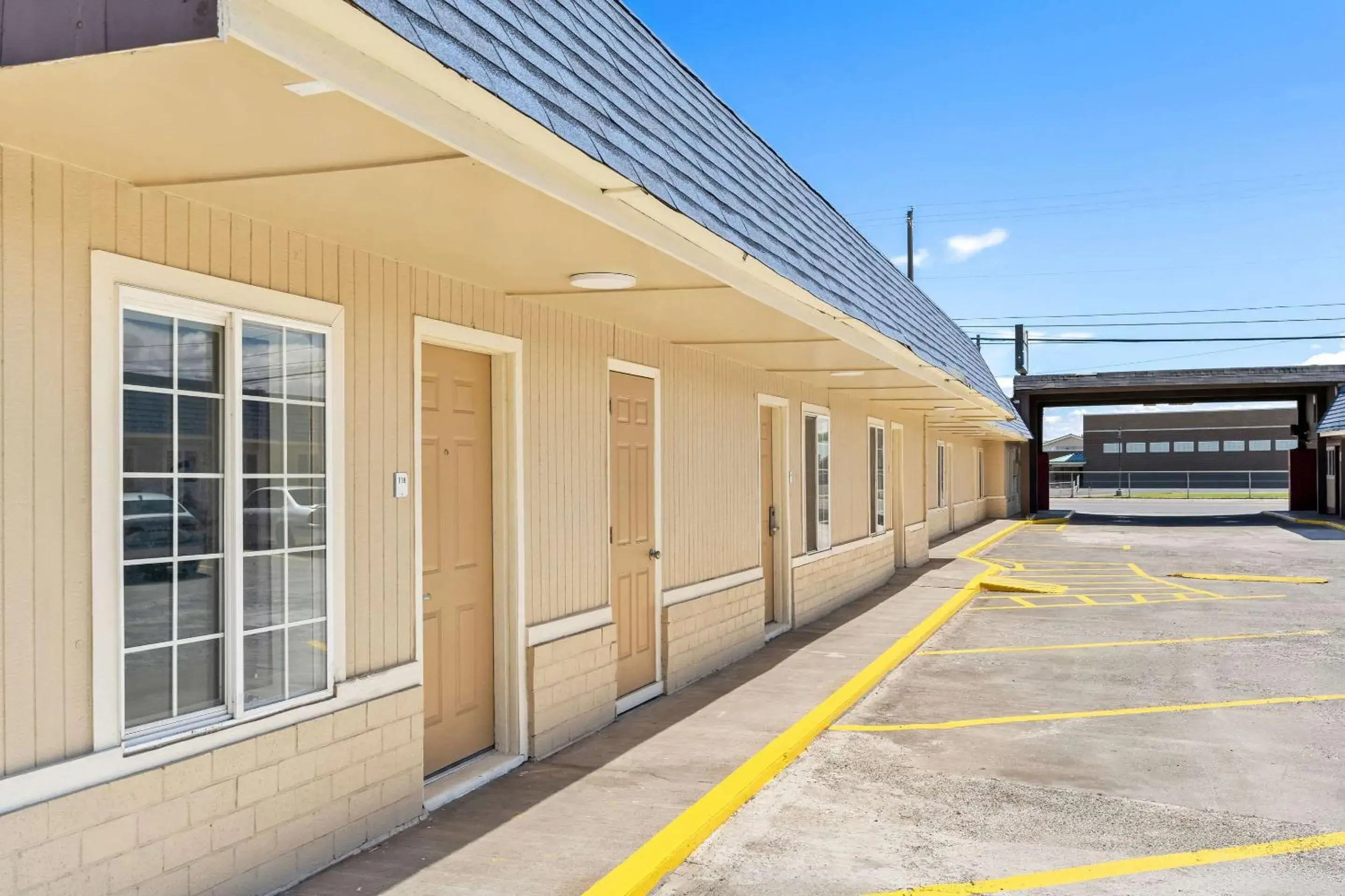 Property building in Rodeway Inn Hermiston - Umatilla Property building in Rodeway Inn Hermiston - Umatilla