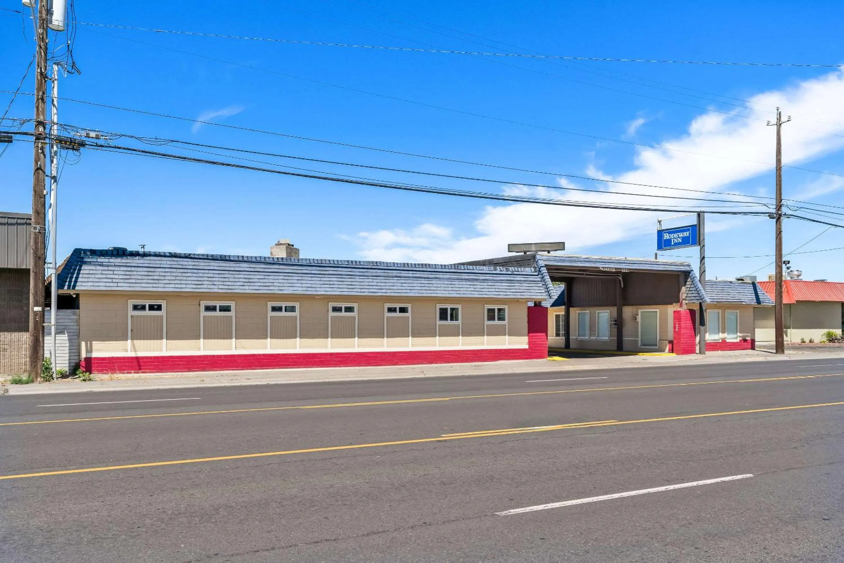 Property building in Rodeway Inn Hermiston - Umatilla