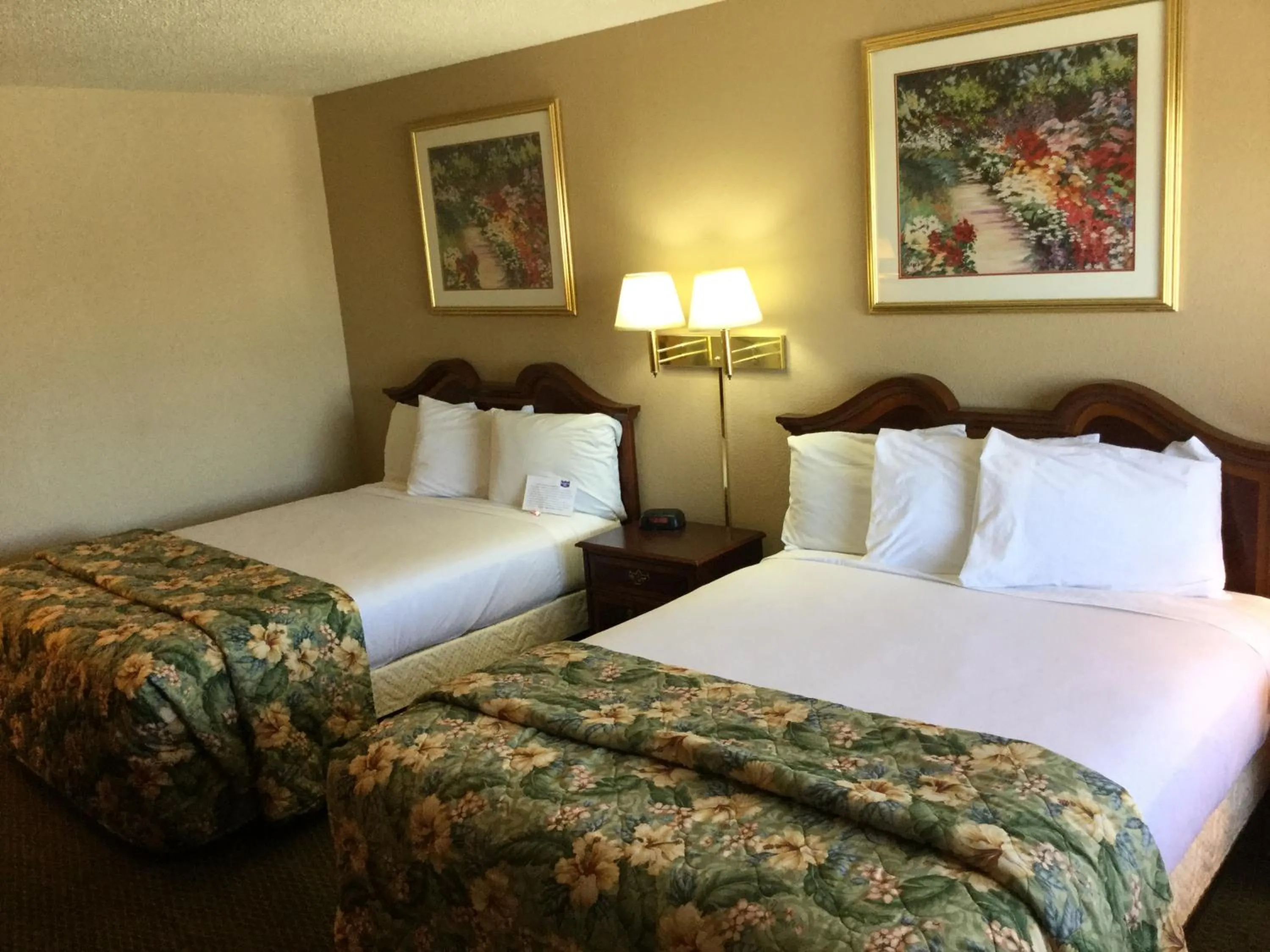 Bed in Rodeway Inn Hermiston - Umatilla