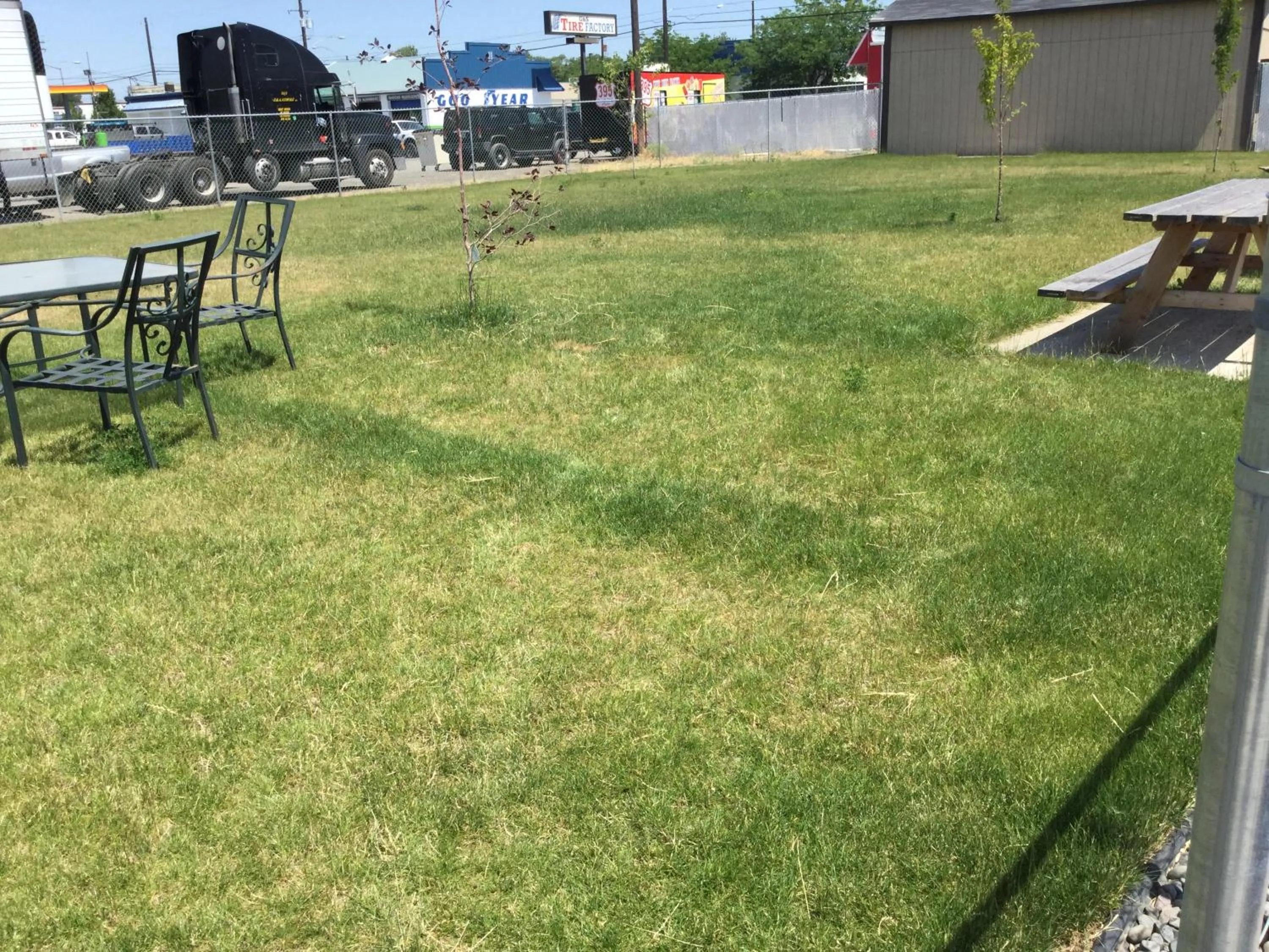 Property building in Rodeway Inn Hermiston - Umatilla