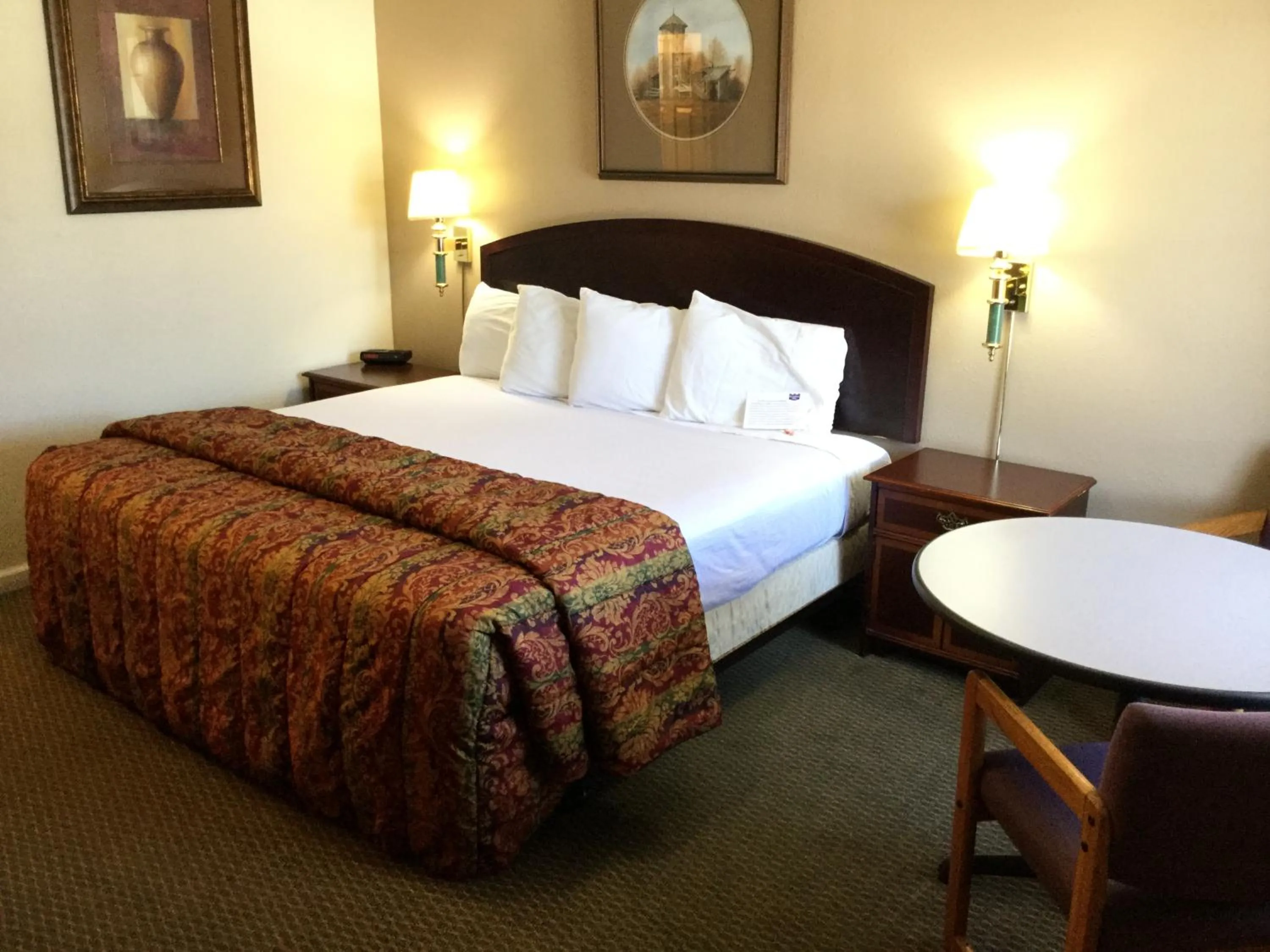 Bed in Rodeway Inn Hermiston - Umatilla