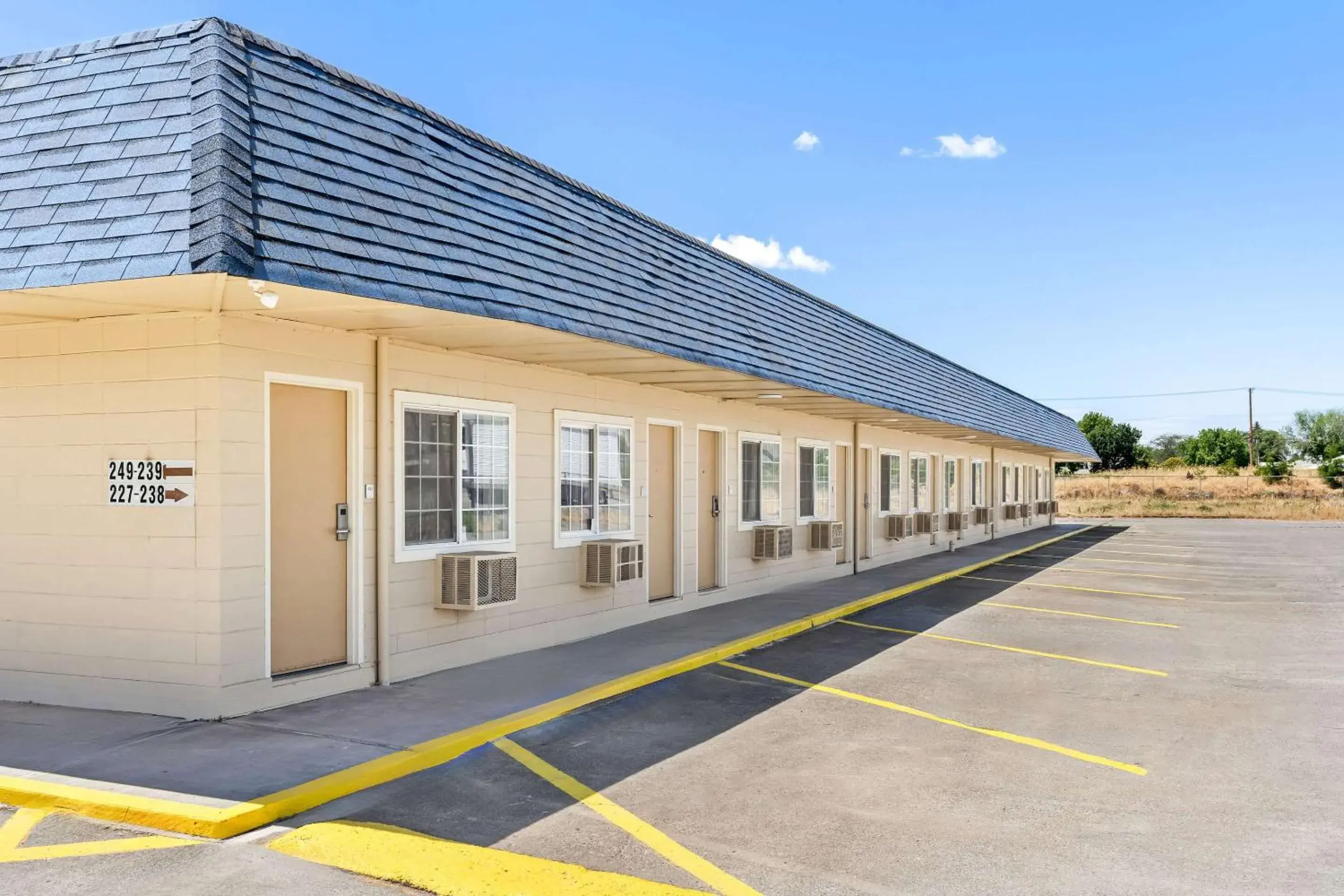 Property building in Rodeway Inn Hermiston - Umatilla Property building in Rodeway Inn Hermiston - Umatilla