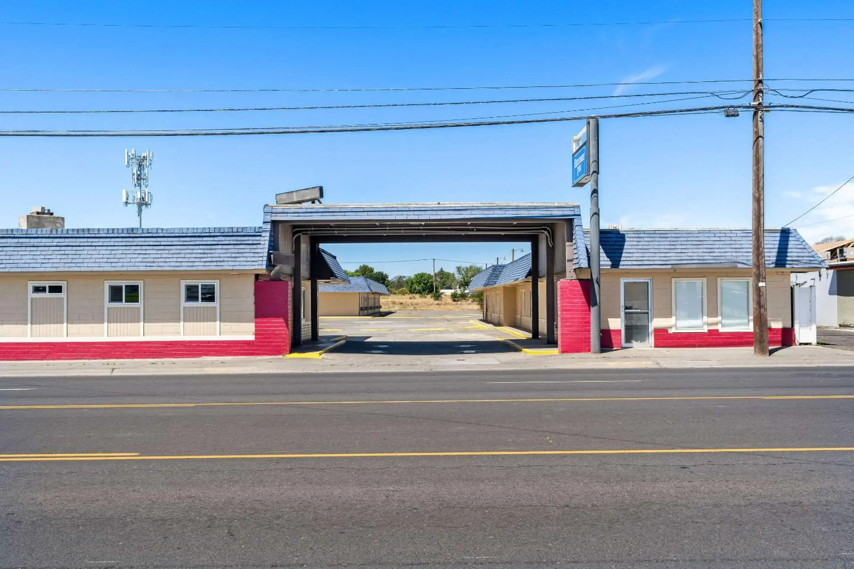 Property building in Rodeway Inn Hermiston - Umatilla Property building in Rodeway Inn Hermiston - Umatilla