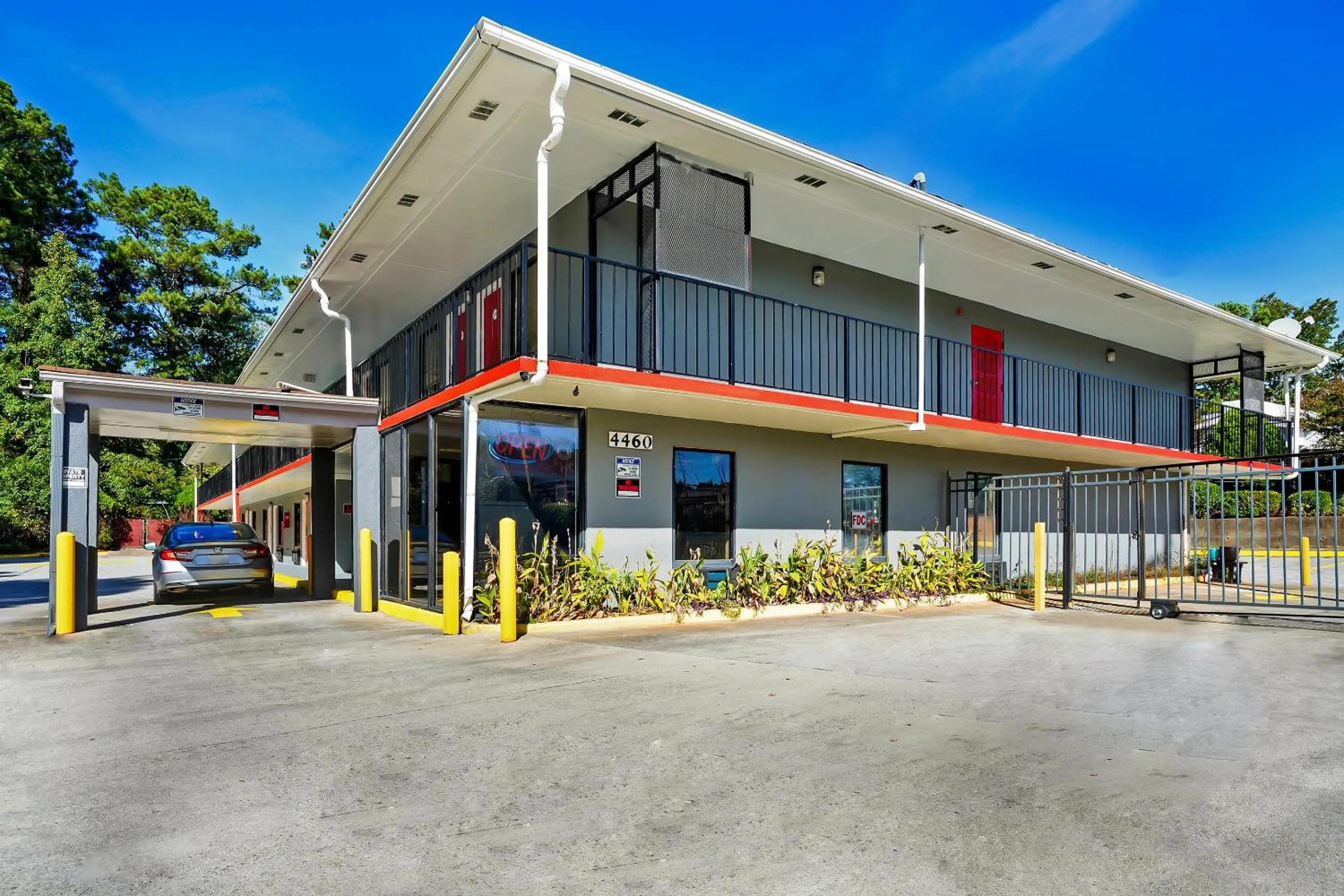 Facade/entrance in OYO Hotel Decatur I-285 The Perimeter