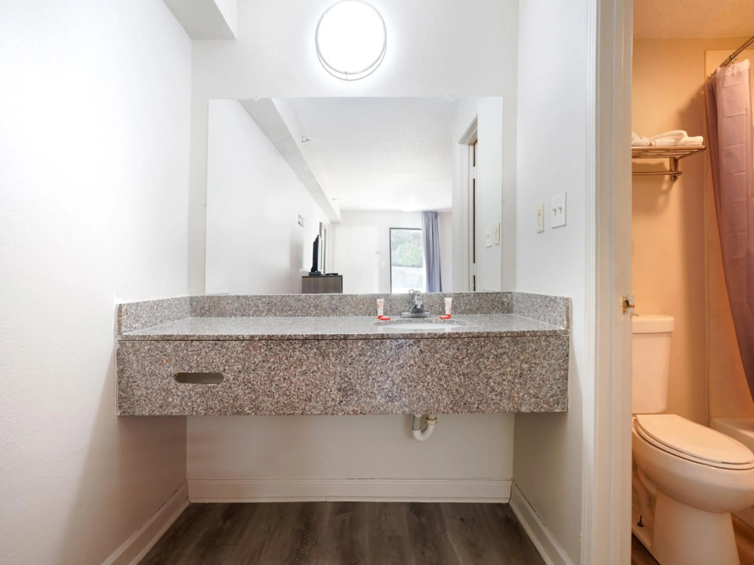 Bathroom in OYO Hotel Decatur I-285 The Perimeter