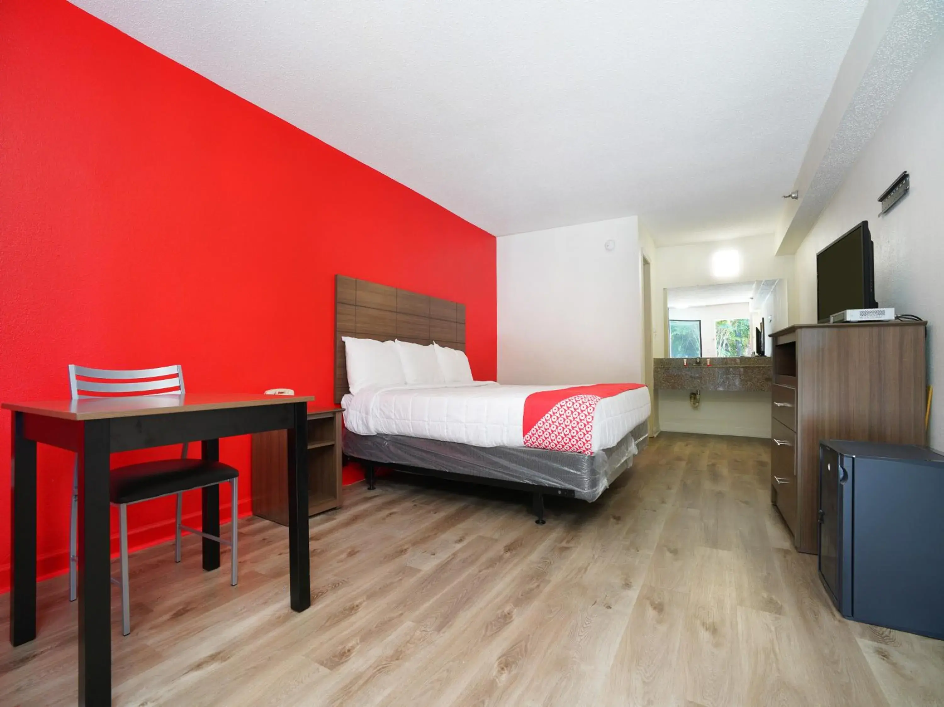 Bedroom, Bed in OYO Hotel Decatur I-285 The Perimeter Bedroom, Bed in OYO Hotel Decatur I-285 The Perimeter