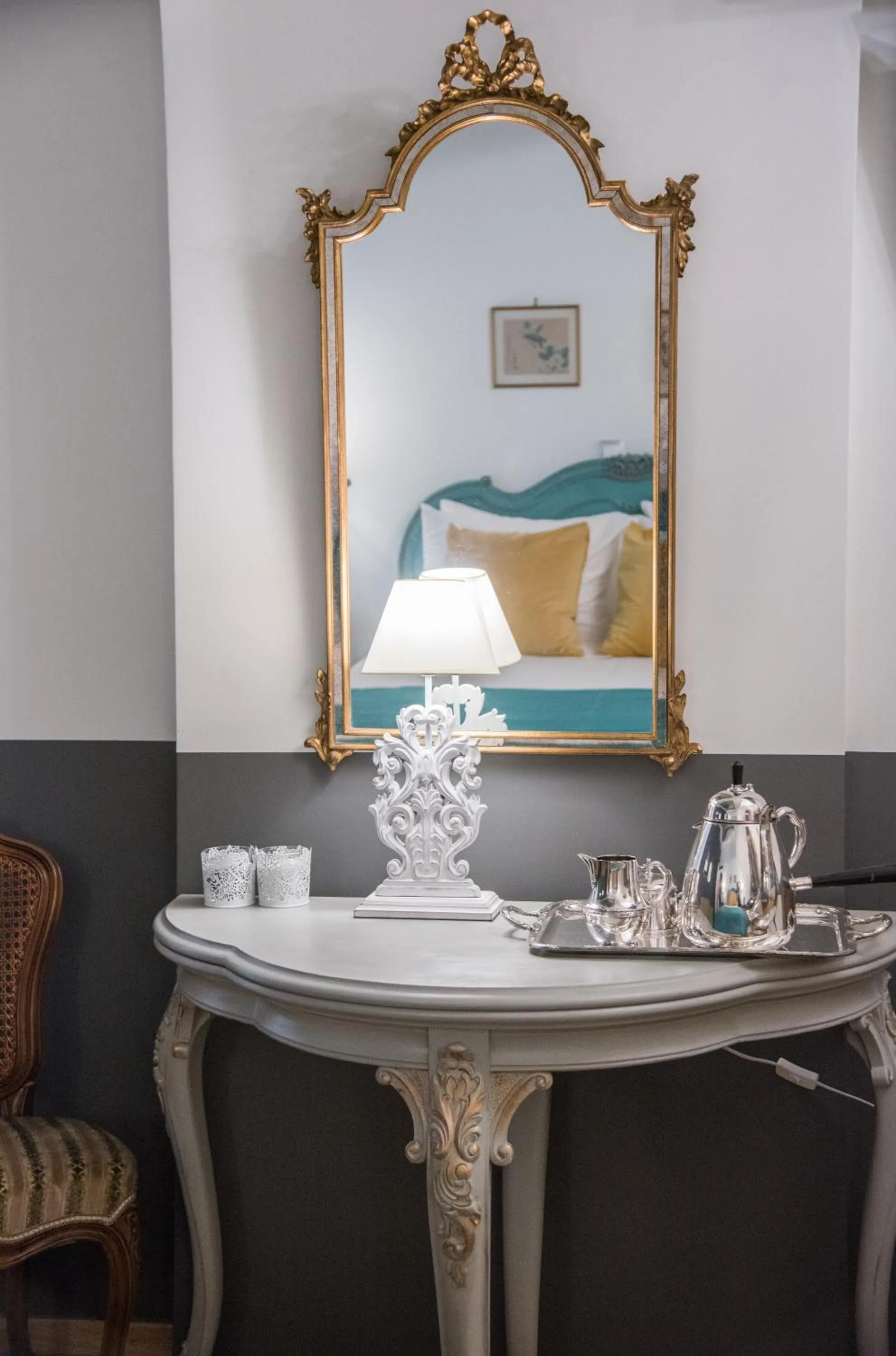 Bed in Rastoni Athens Suites near Acropolis at Tsatsou street