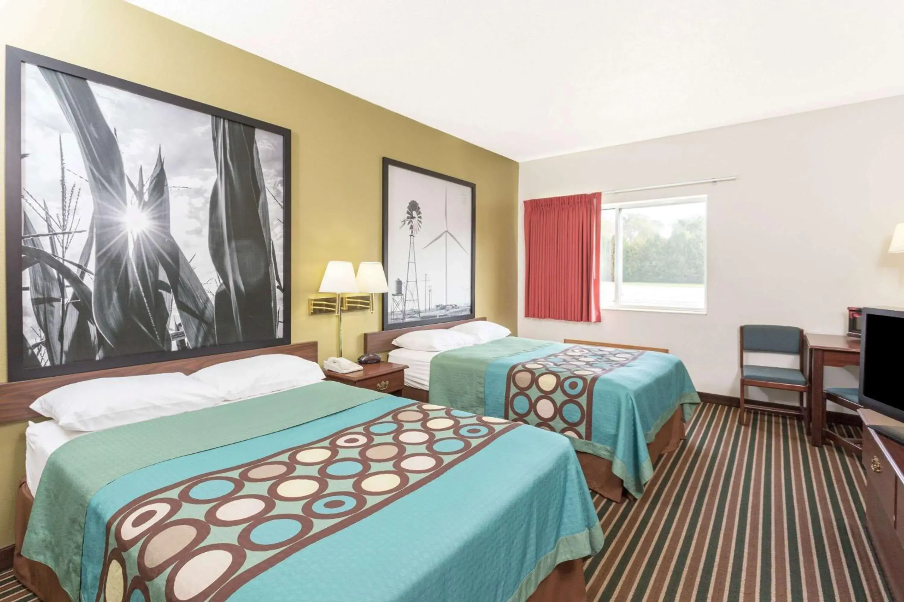 Photo of the whole room, Bed in Super 8 by Wyndham Cresco IA Photo of the whole room, Bed in Super 8 by Wyndham Cresco IA