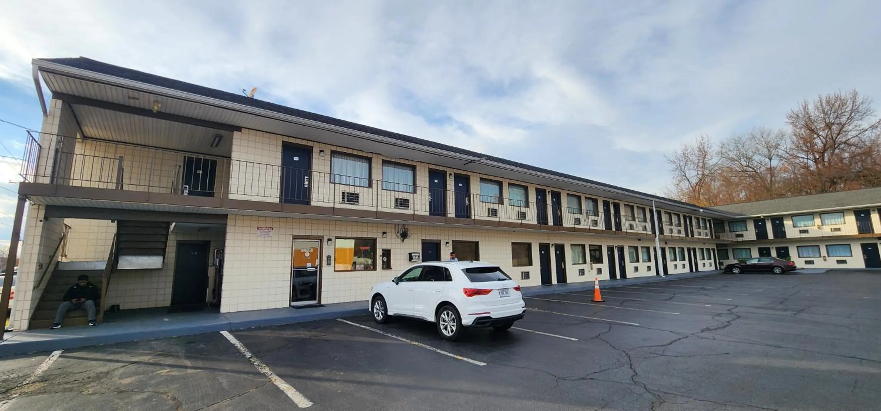 Property building in Turnpike Motel Richmond VA by Hotel O US 60