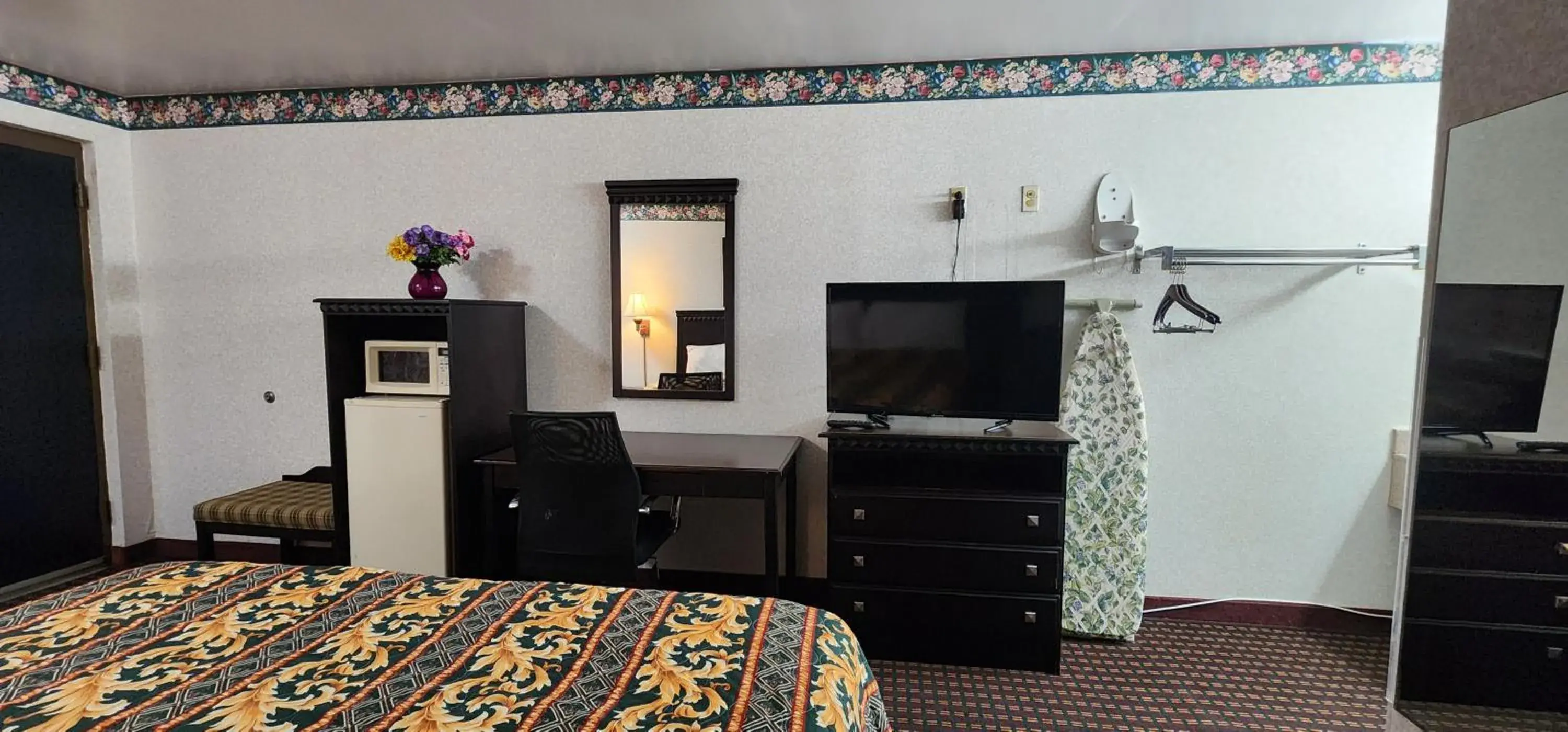 Queen Bed Non-Smoking in Turnpike Motel Richmond VA by Hotel O US 60 Queen Bed Non-Smoking in Turnpike Motel Richmond VA by Hotel O US 60