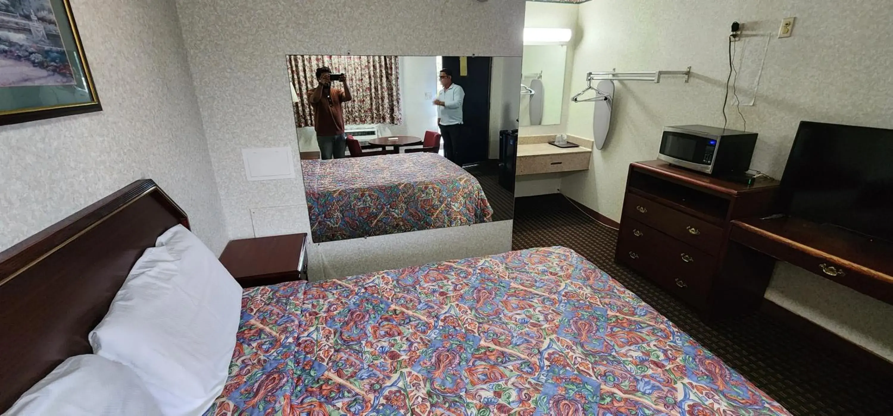 1 King Bed | Non-Smoking in Turnpike Motel Richmond VA by Hotel O US 60 1 King Bed | Non-Smoking in Turnpike Motel Richmond VA by Hotel O US 60