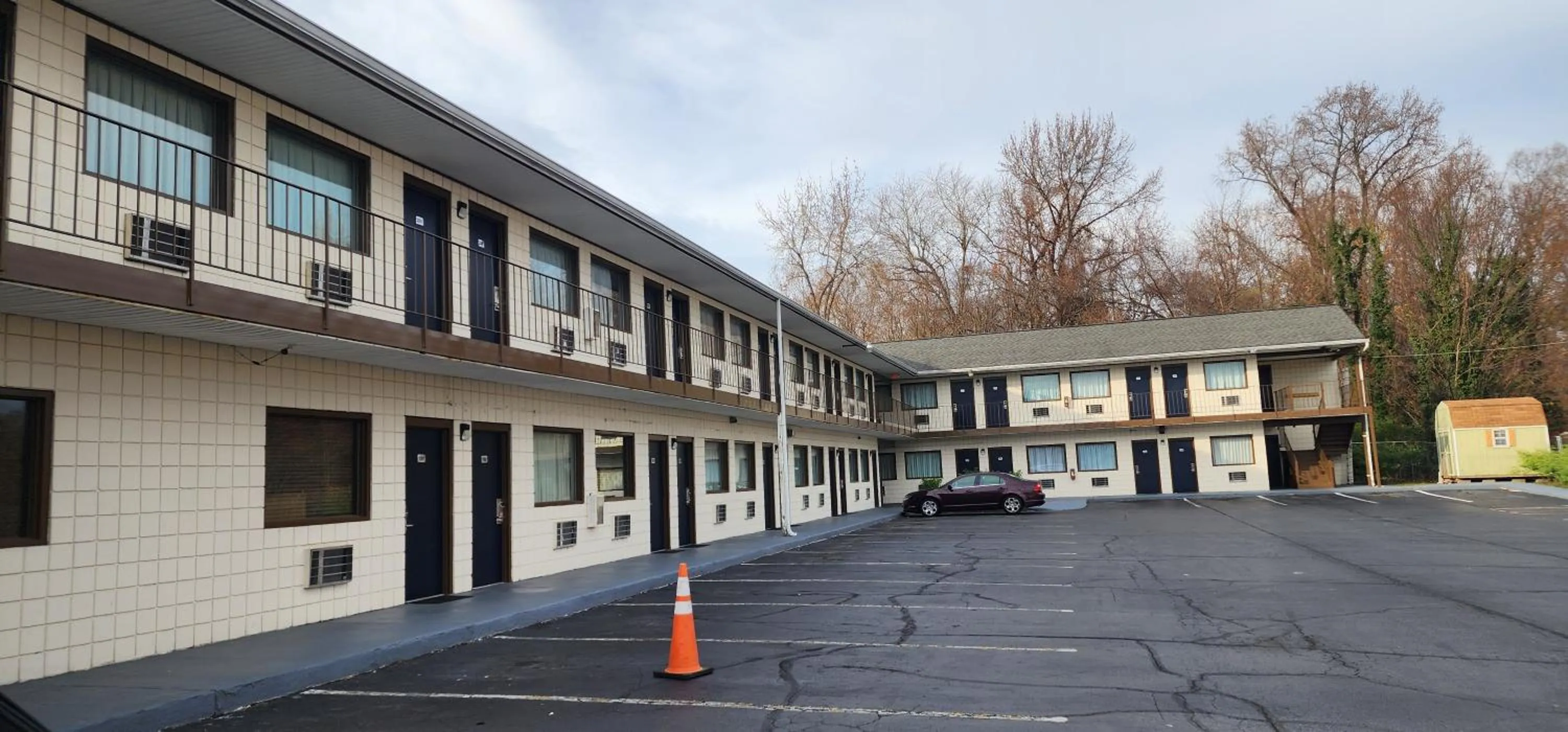 Property building in Turnpike Motel Richmond VA by Hotel O US 60
