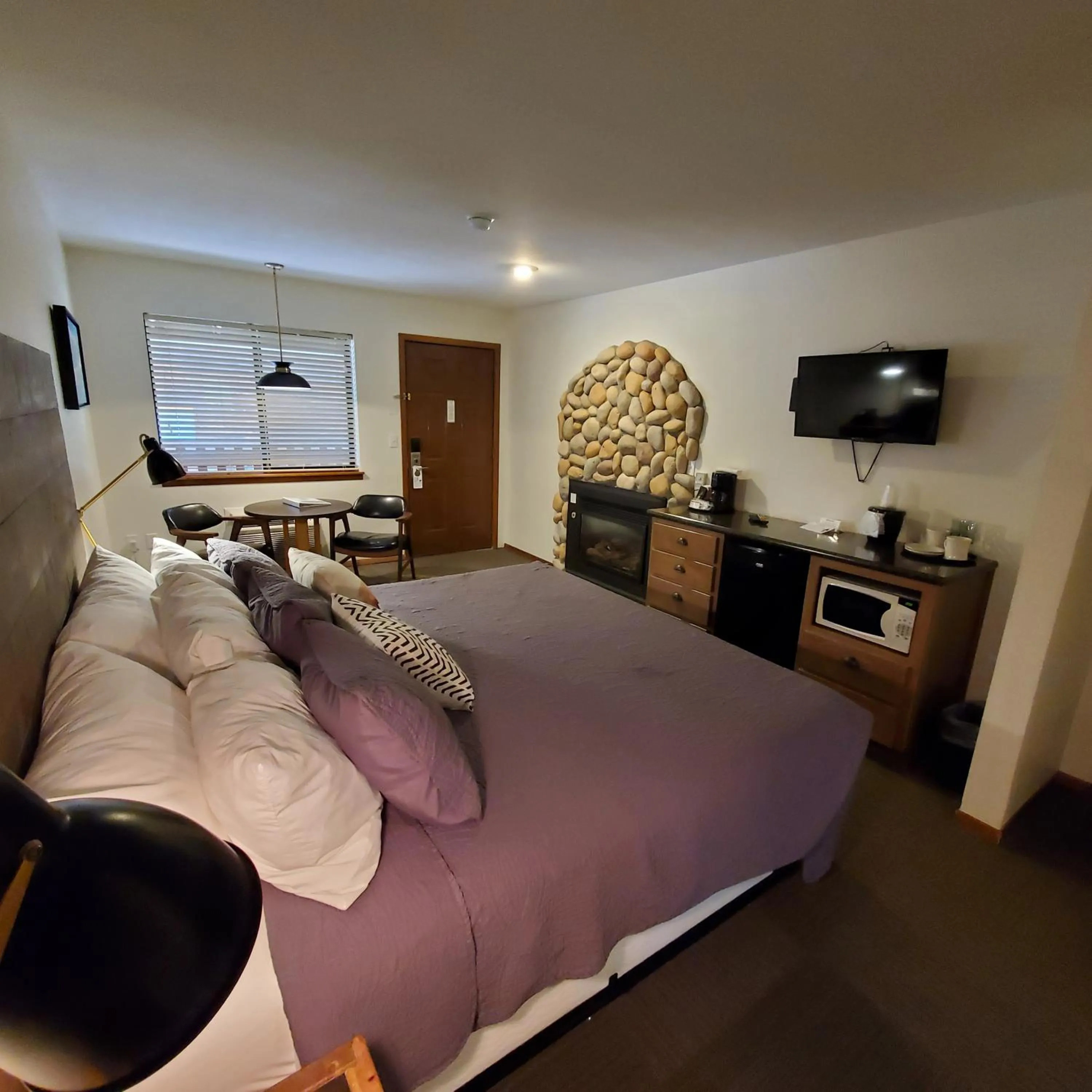 Bed in Eagle Cap Chalets