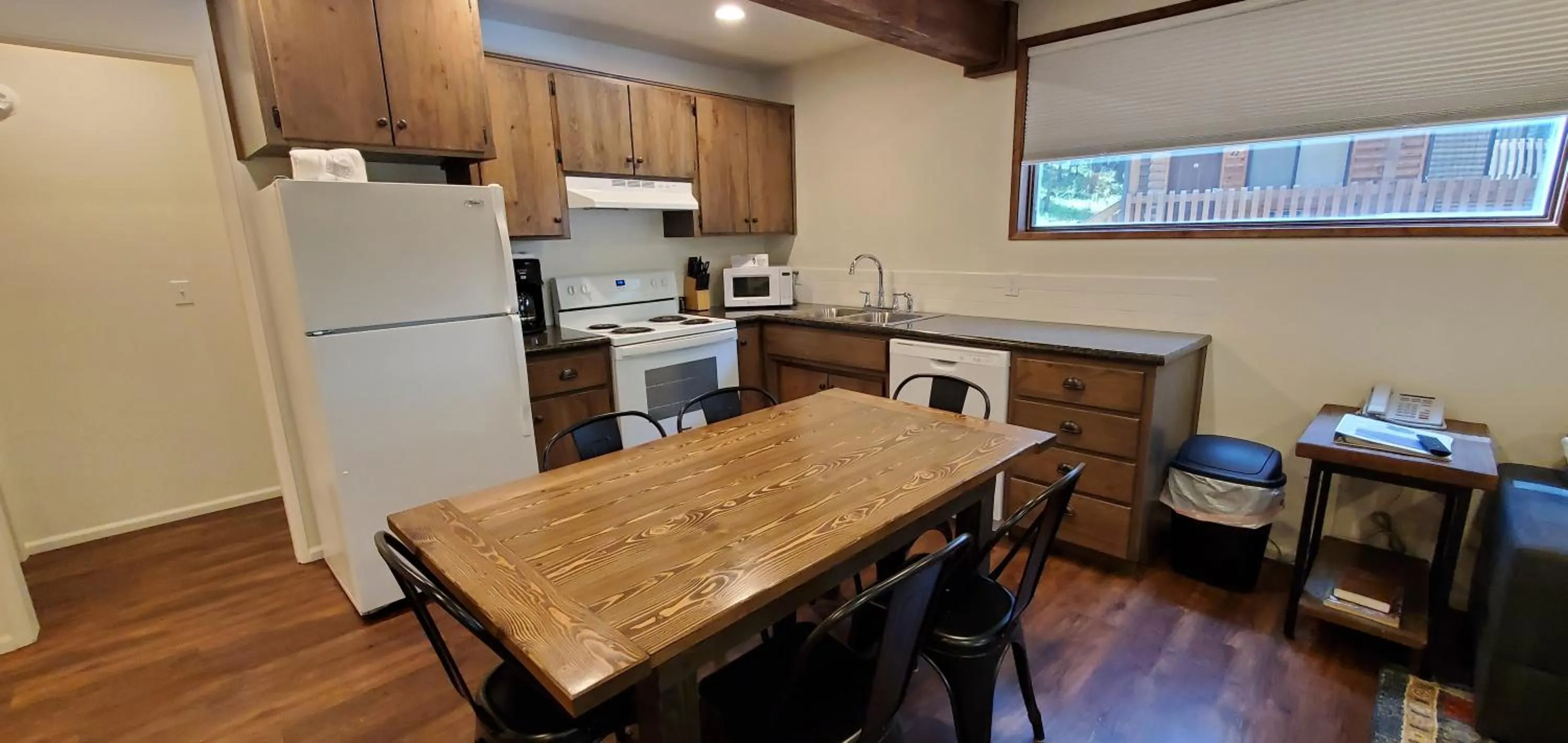 Dining area in Eagle Cap Chalets