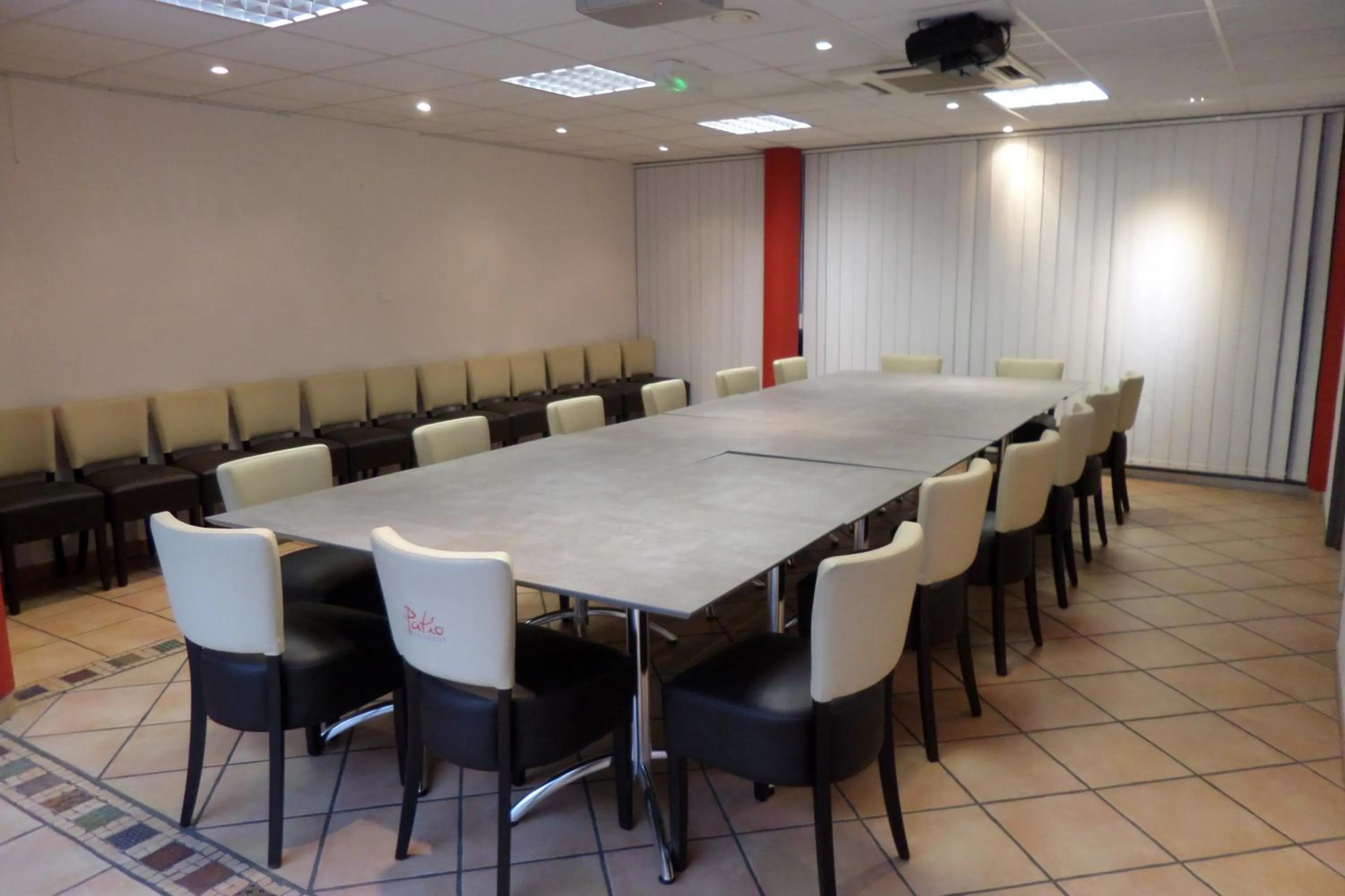 Banquet/Function facilities in Logis Hôtel Les II Mas - Perpignan Sud