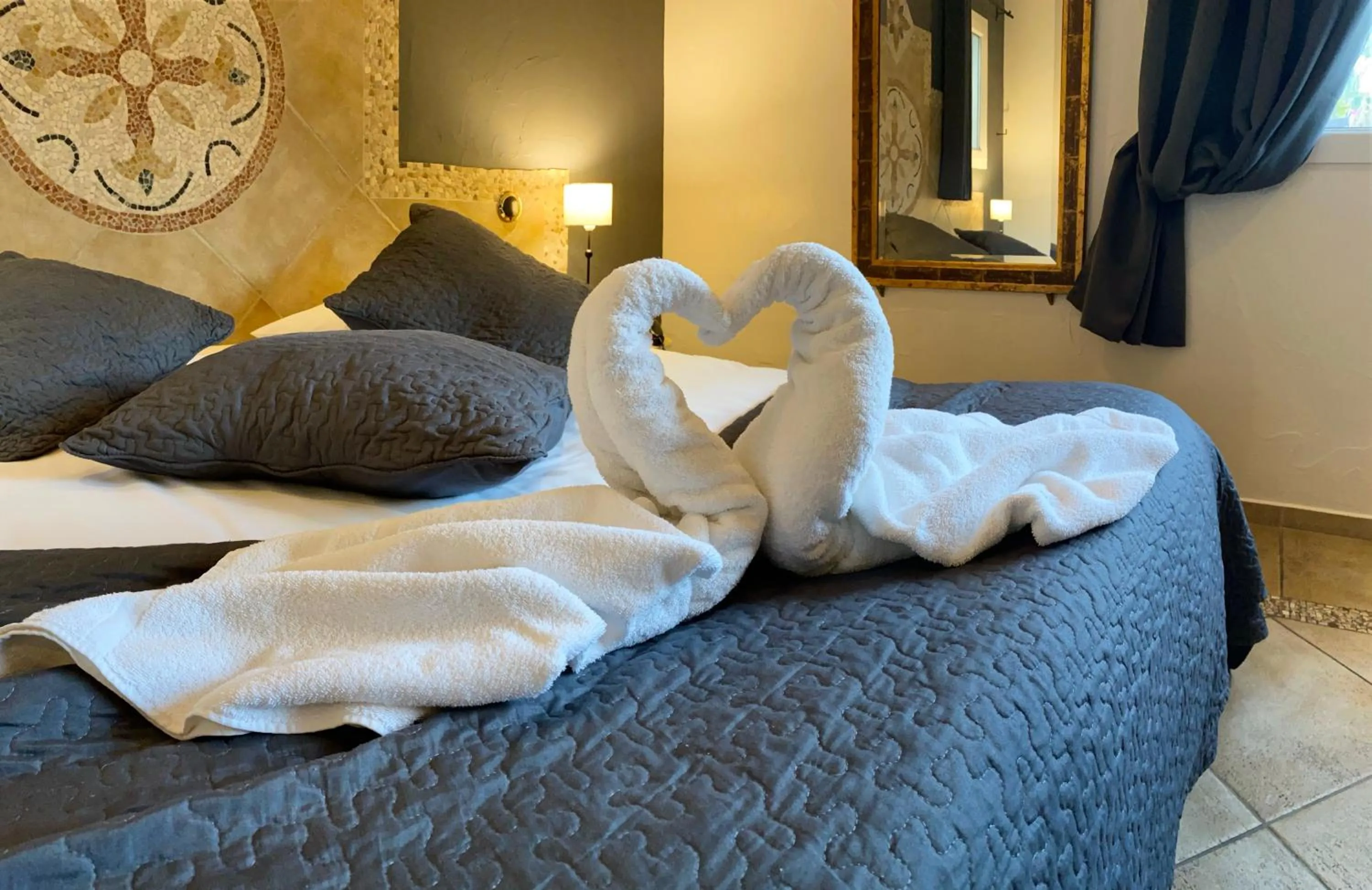 Bed in Logis Hôtel Les II Mas - Perpignan Sud